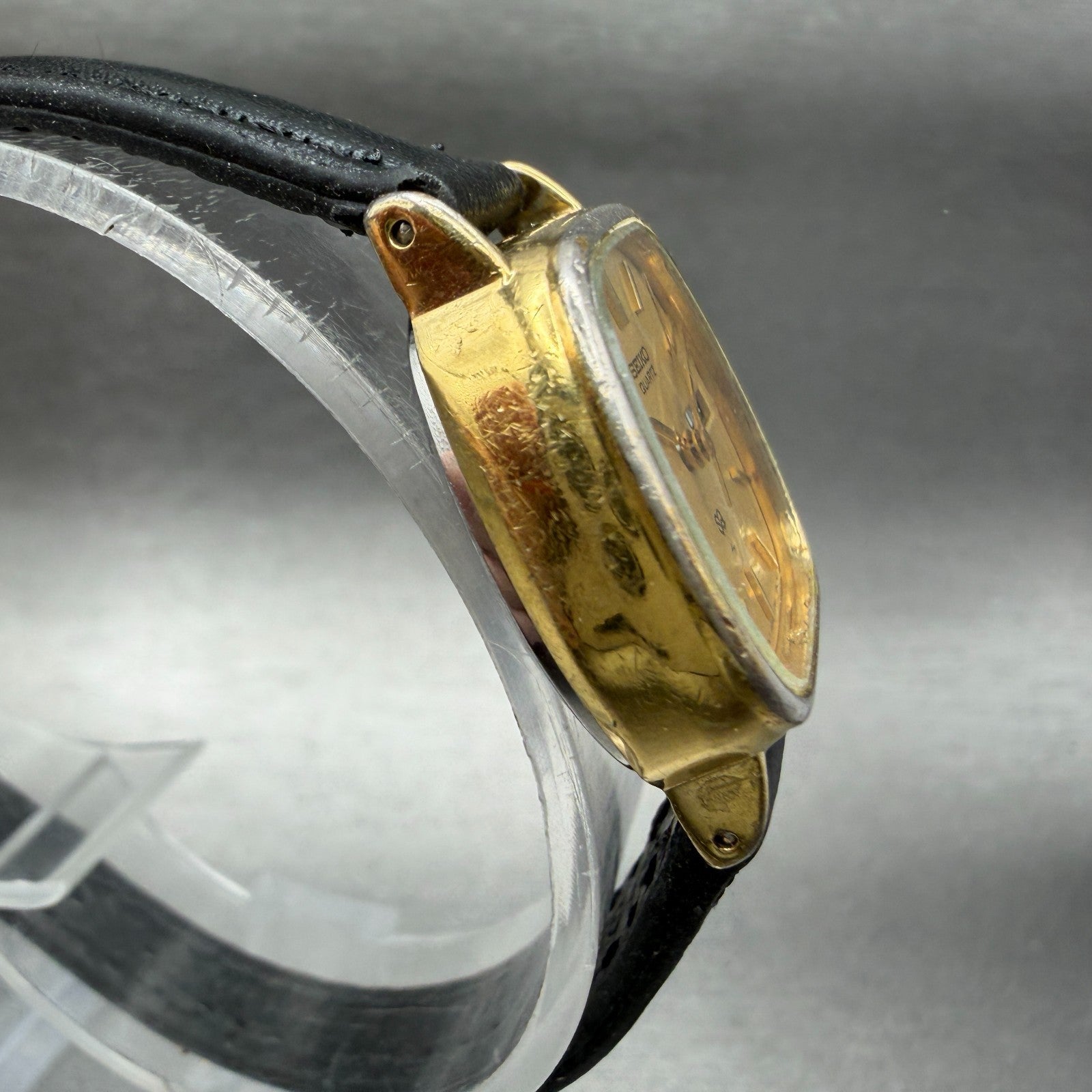 Seiko SQ Watch Women 21mm Champagne Dial Gold Tone Daydate 8523-5009 New Batt 873