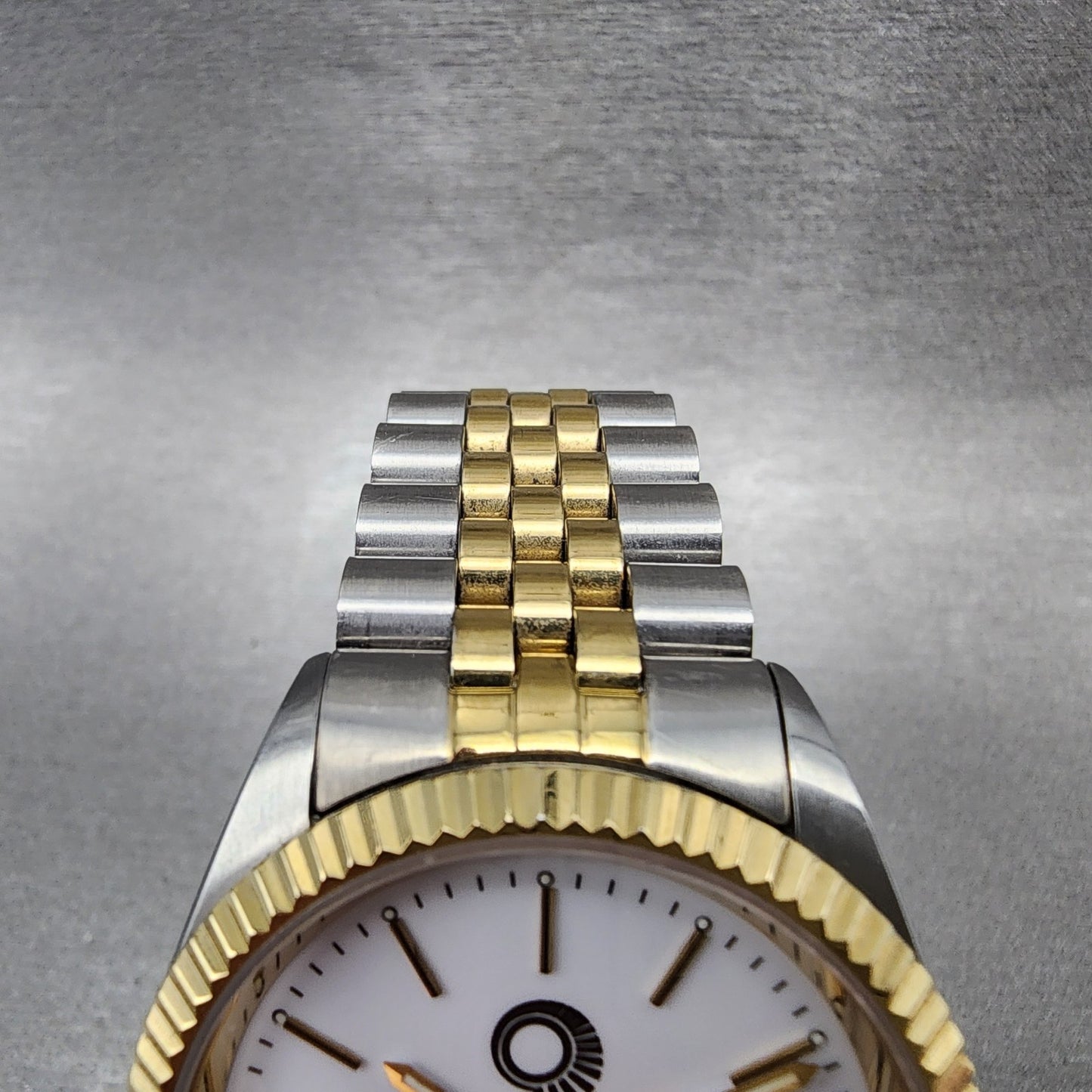 Fintube President Watch Men 35mm White Dial Two Tone Date Round New Battery 7155