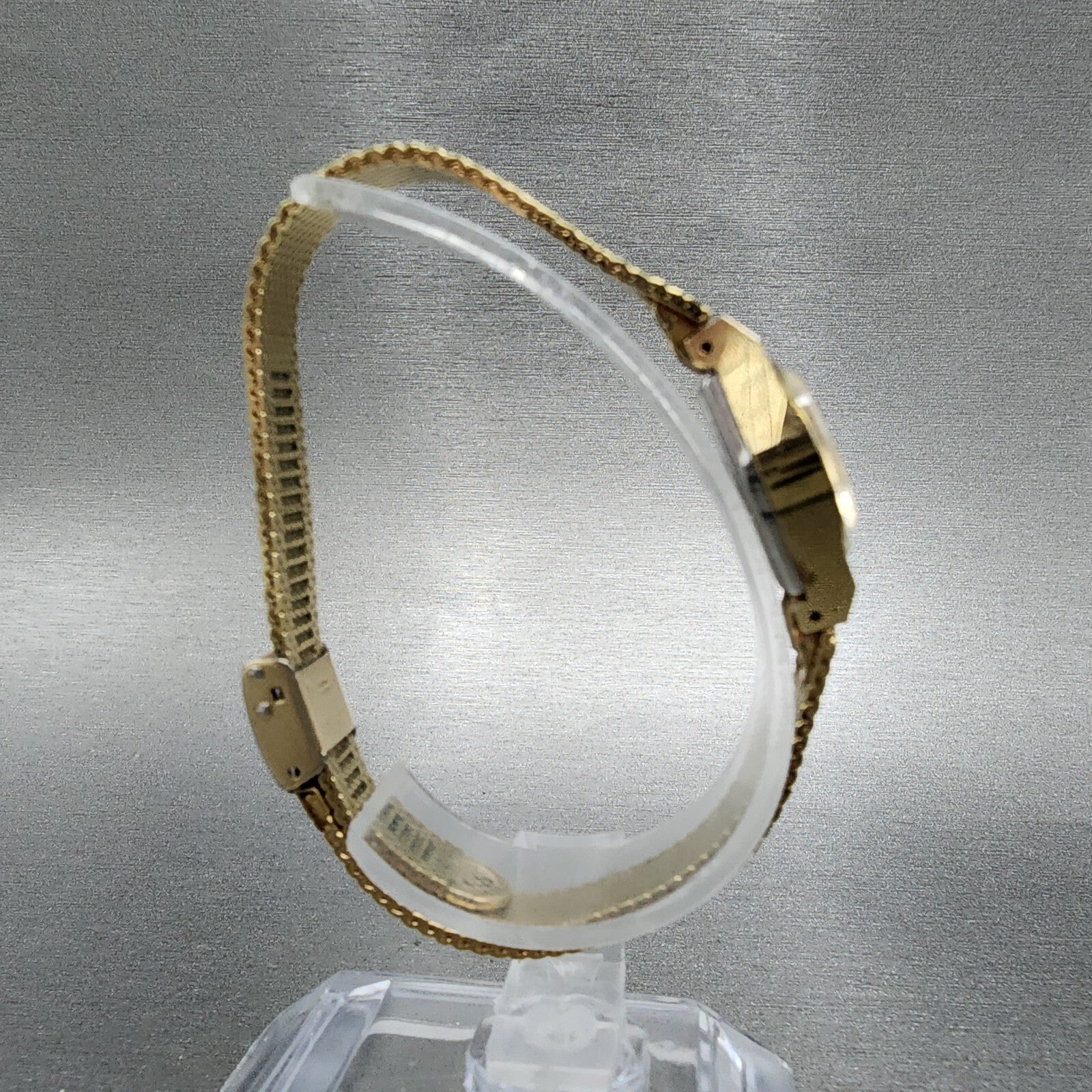 Bulova Watch Women 15mm Gold Dial Gold Tone Round Manual Wind Runs Vintage P09