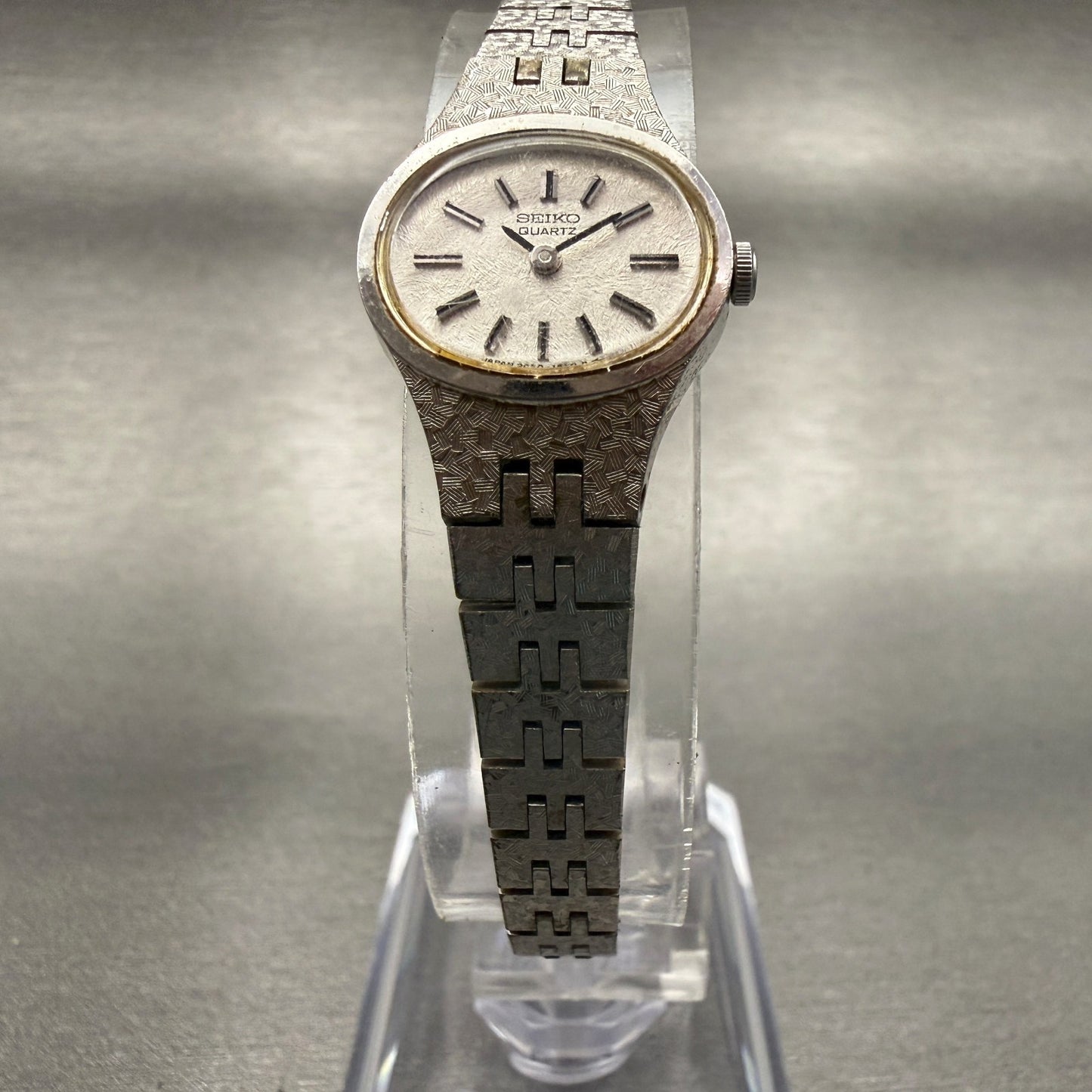 Seiko Watch Women 18mm Silver Dial Silver Tone Oval 2020-5759 New Battery5