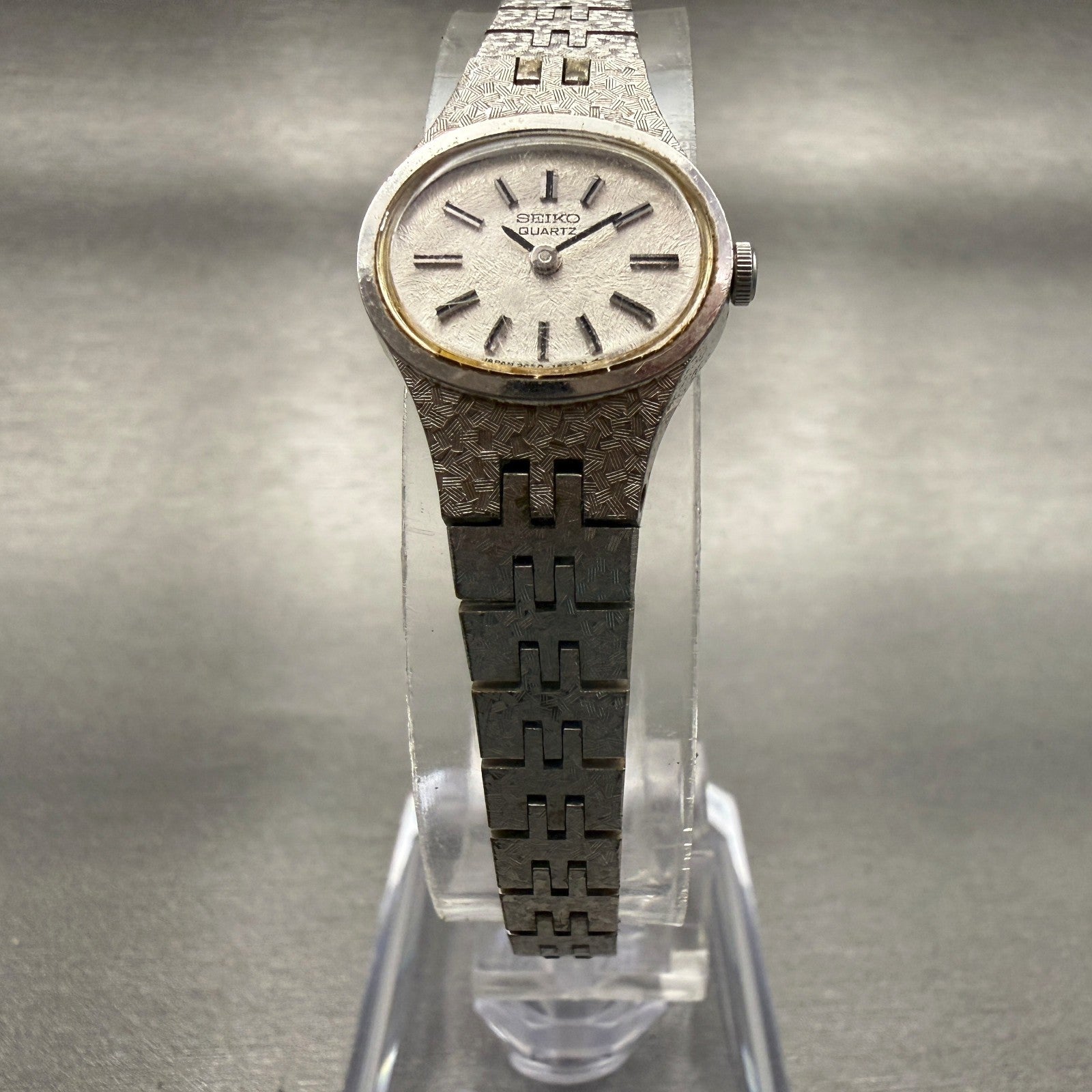 Seiko Watch Women 18mm Silver Dial Silver Tone Oval 2020-5759 New Battery5