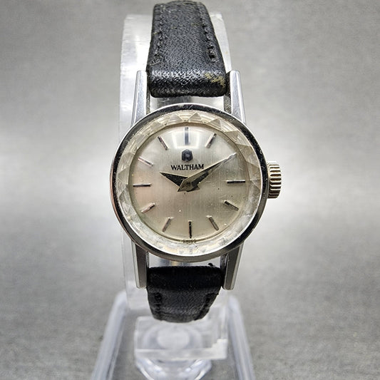 Waltham Watch Women 18mm Silver Dial Silver Tone Round Manual Wind Runs VTG0