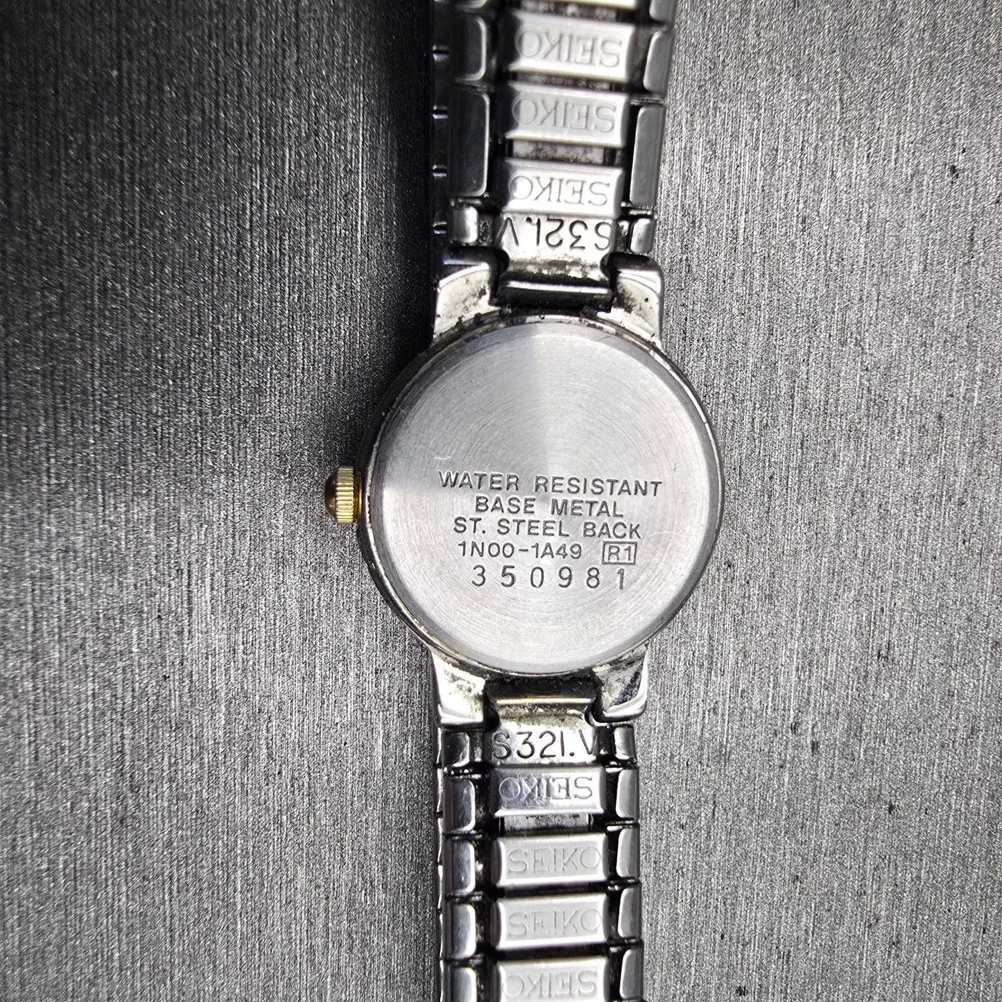 Seiko Watch Women 19mm Silver Dial Two Tone Round 1N00-1A49 New Battery Vintage10