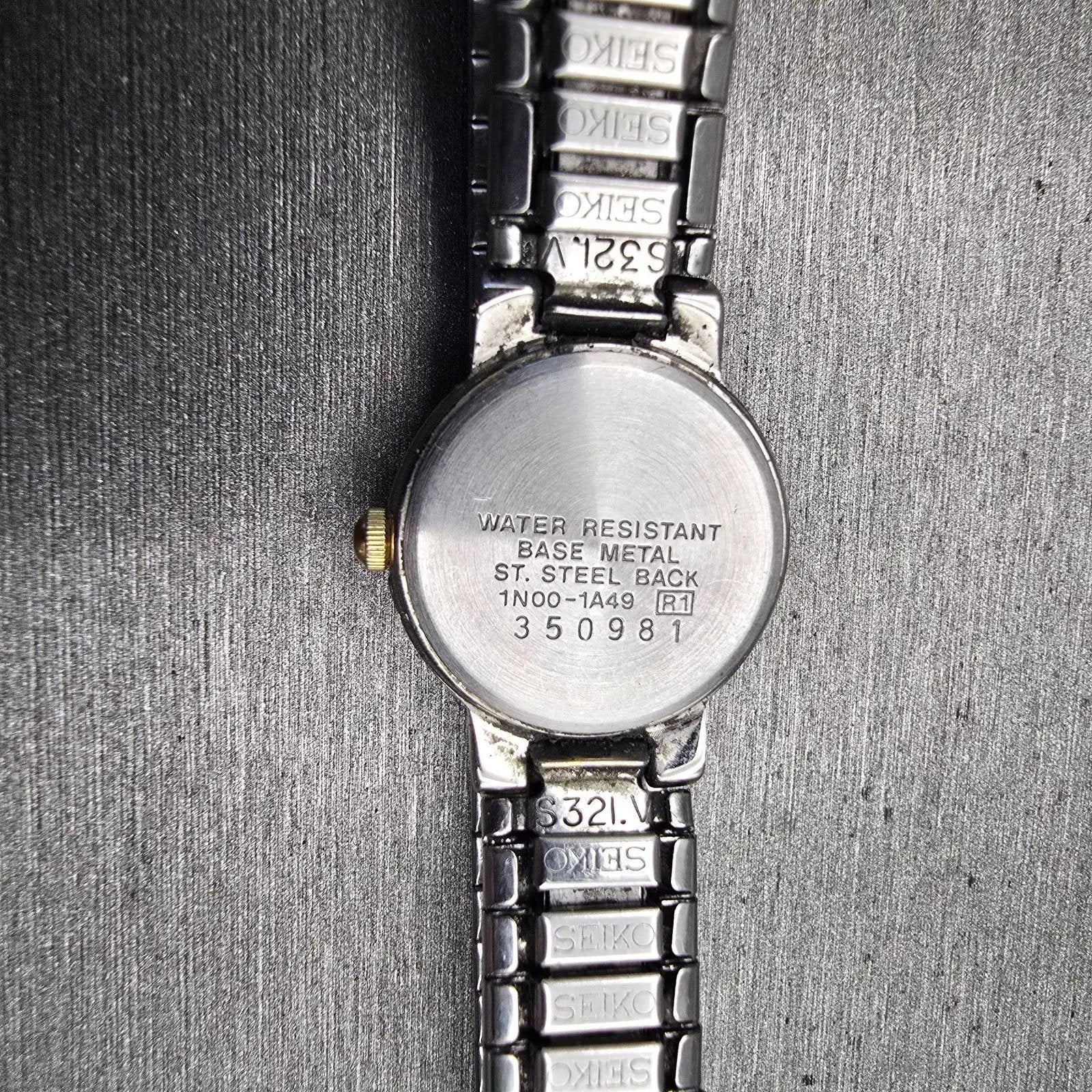 Seiko Watch Women 19mm Silver Dial Two Tone Round 1N00-1A49 New Battery Vintage10