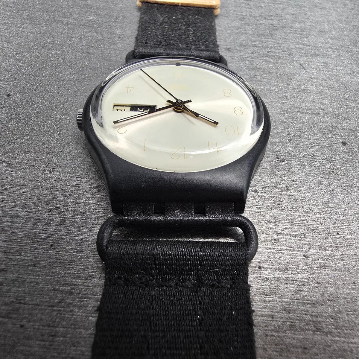 Swatch Seventy's Gold Watch Women 34mm Champagne Dial Black Tone GB747 New Batt5