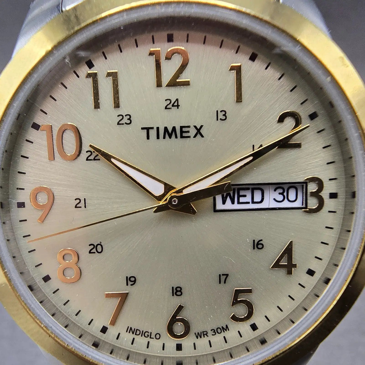 Timex South Street Sport Watch Men 36mm Silver Dial Two Tone Daydate New Batt 891