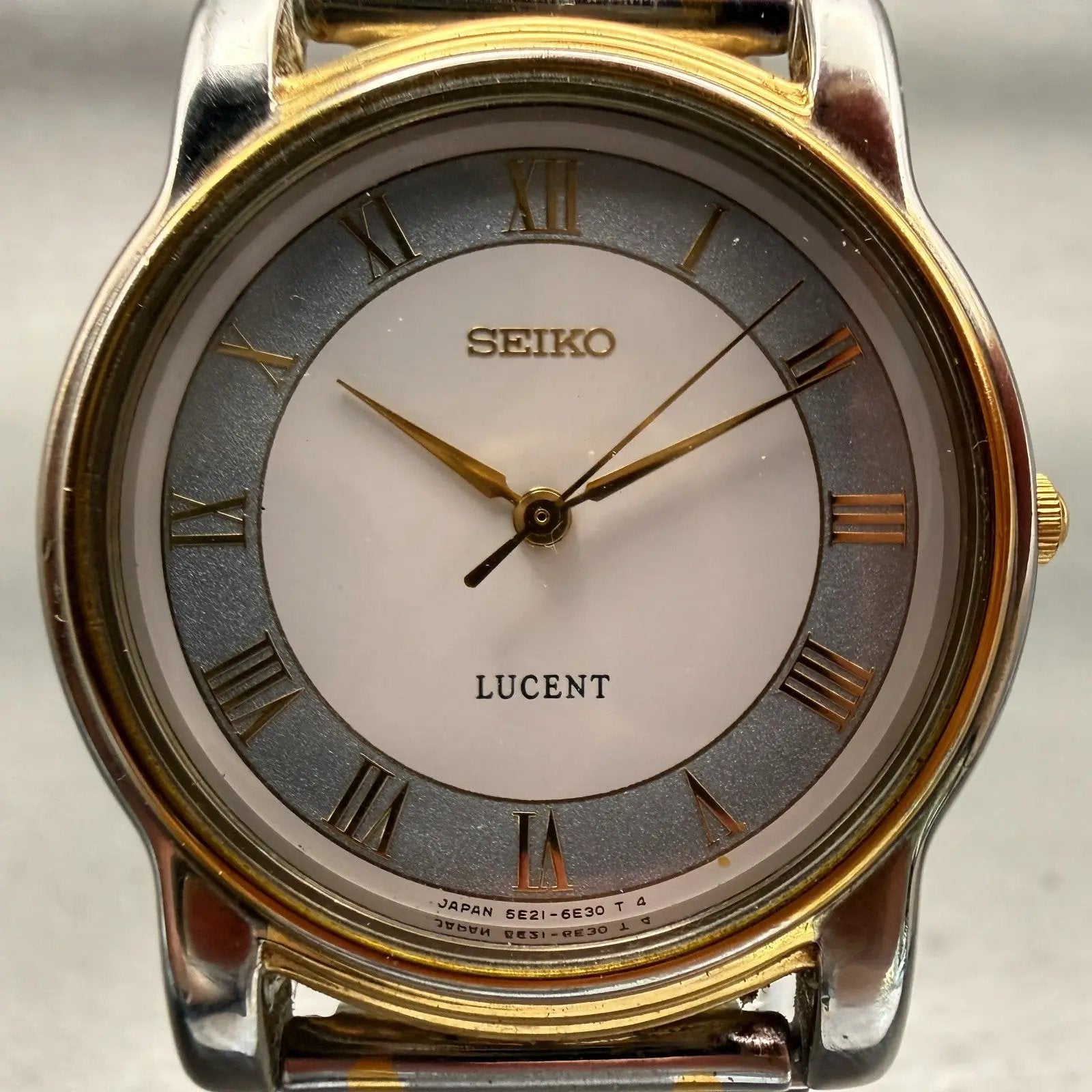 Seiko Lucent Watch Unisex 30mm White Dial Two Tone Round 5E21-6E00 New Battery1
