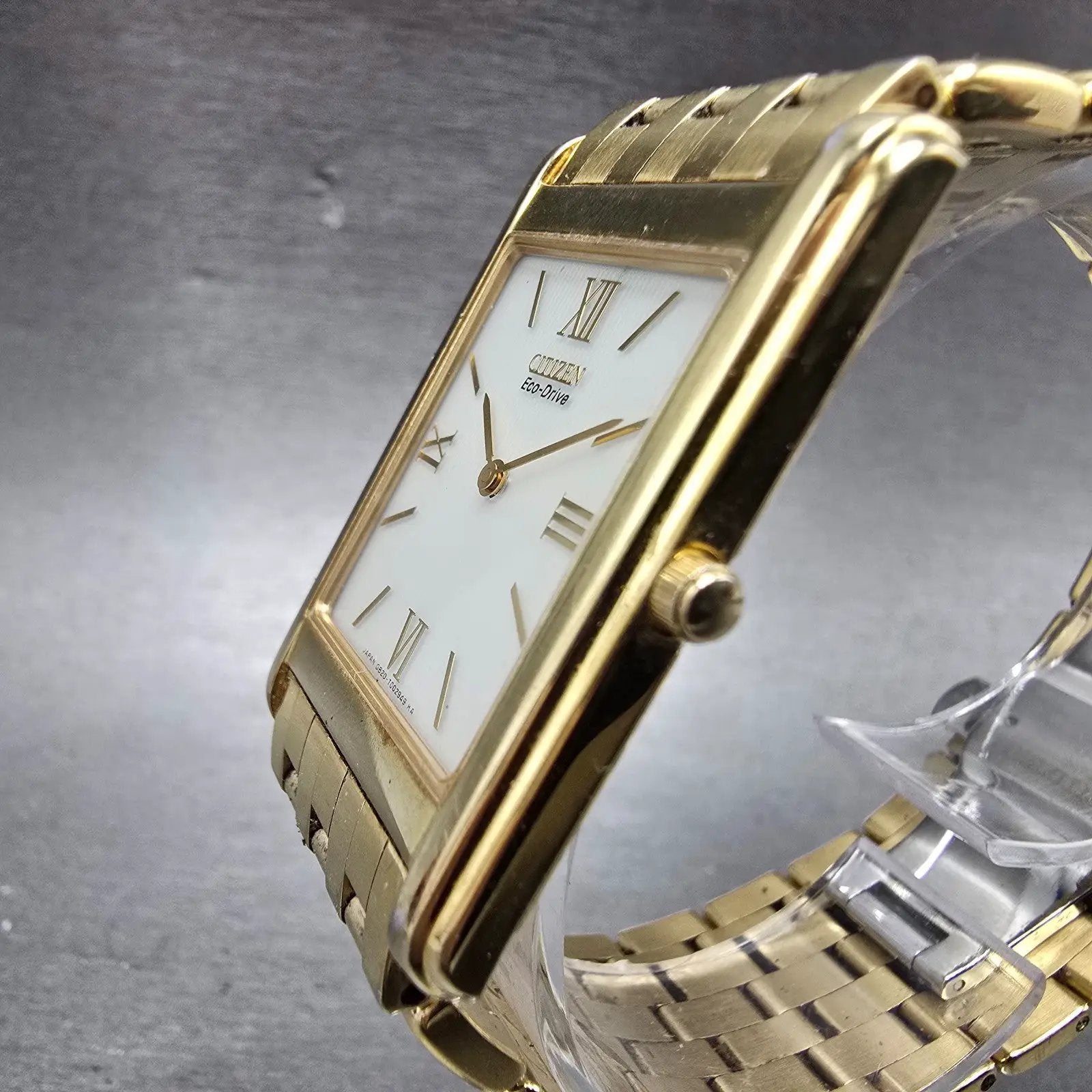 Citizen Eco-Drive Tank Watch Men 28mm White Dial Gold Tone G820-T001688 Runs UKl2