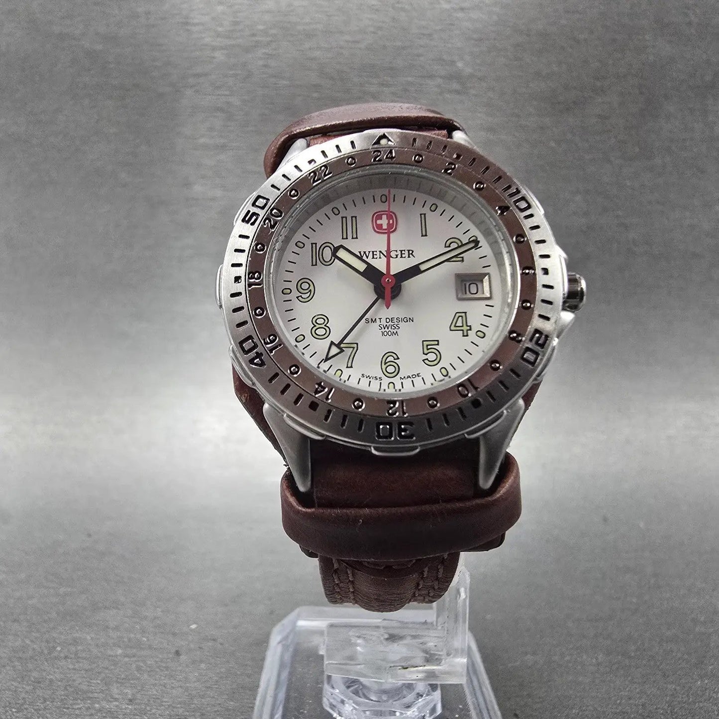 Wenger GMT Dive Watch Women 30mm White Dial Silver Tone 090.0651 New Battery5