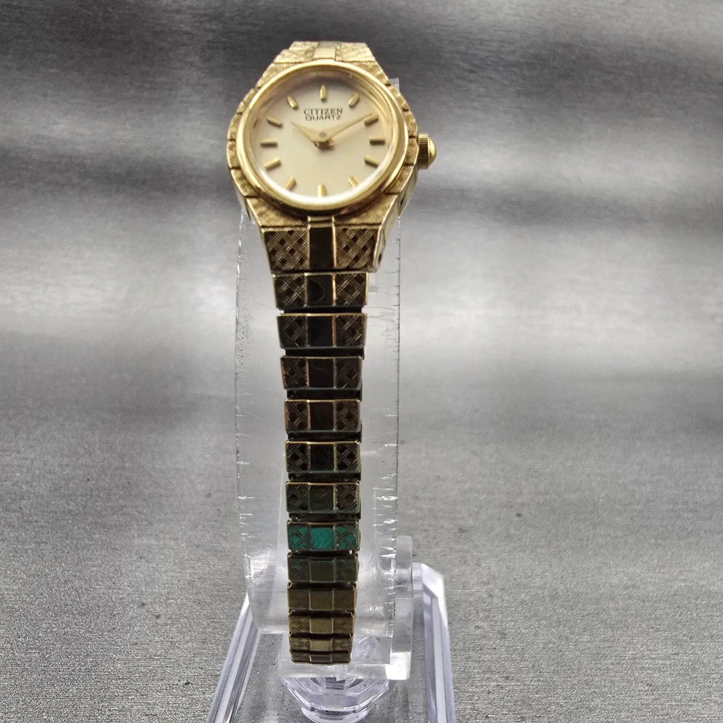 Citizen Watch Women 17mm Champagne Dial Gold Tone Oval 5920-S96494 New Battery5