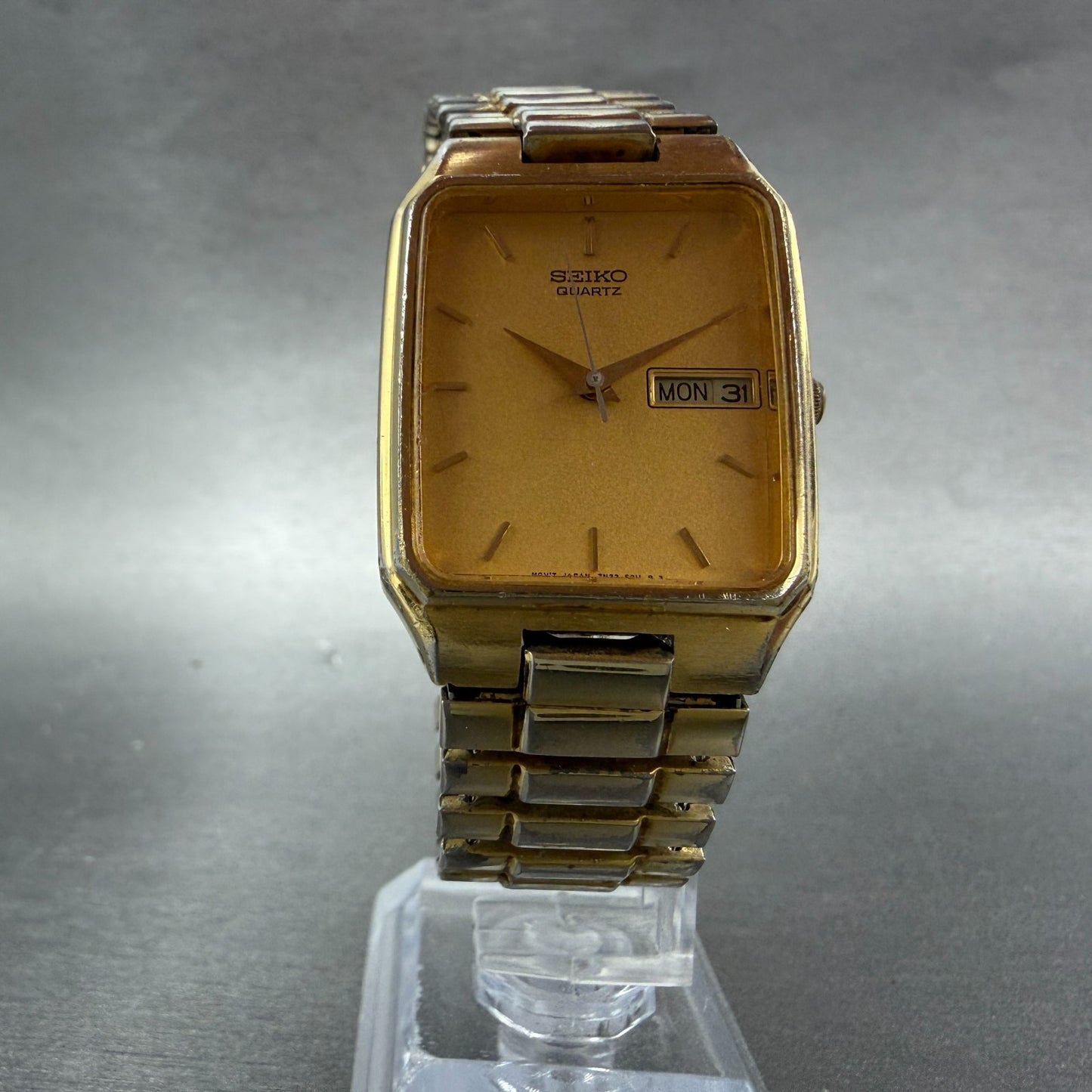 Seiko Tank Watch Men 28mm Gold Dial Gold Tone Rectangle 7N33-5028 New Battery 765