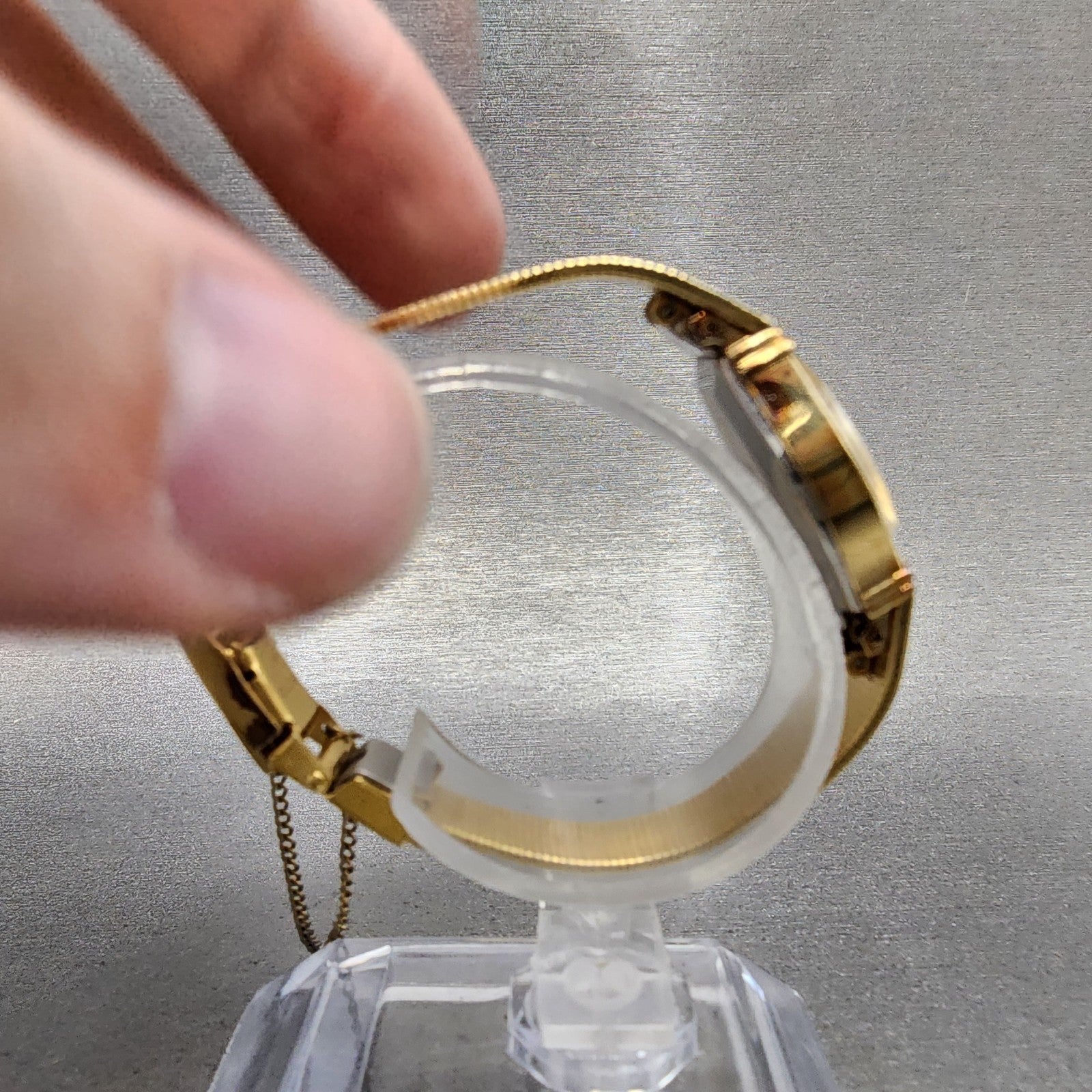 Seiko Watch Women 19mm Champagne Dial Gold Tone Round 14000750 New Battery8