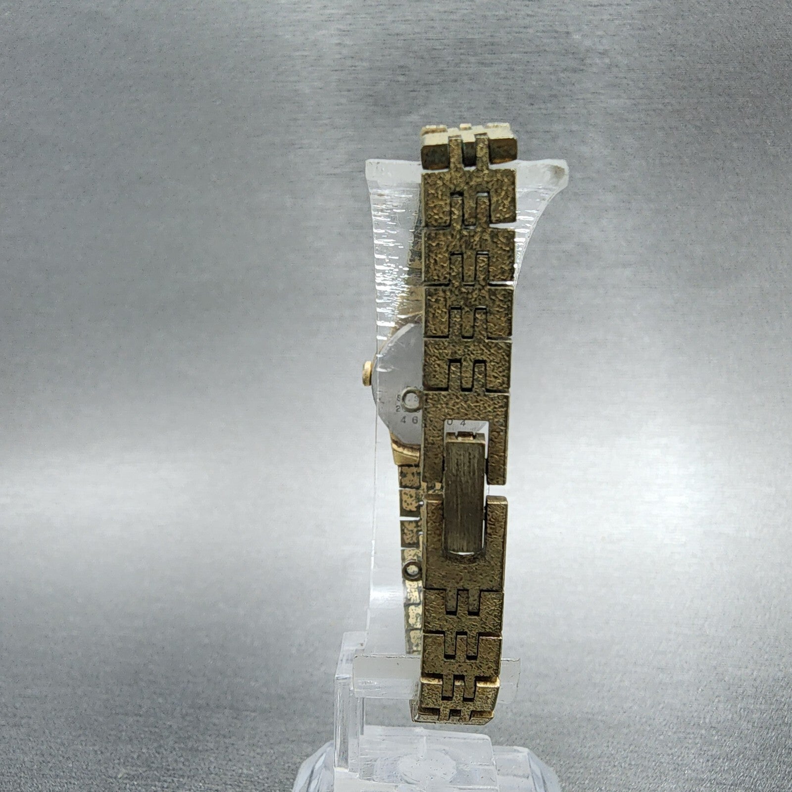 Seiko Watch Women 17mm Champange Dial Gold Tone Round 2C200209 New Battery7
