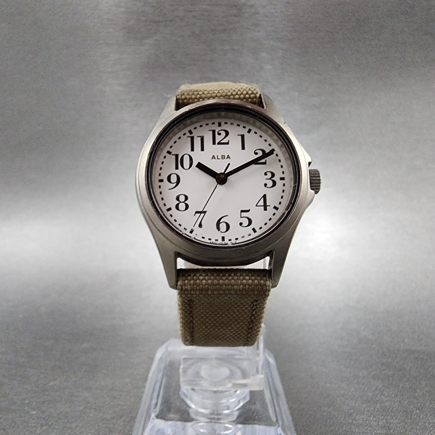 Seiko ALBA Watch Women 27mm Silver Dial Titanium Round V5010DL0 New Battery5