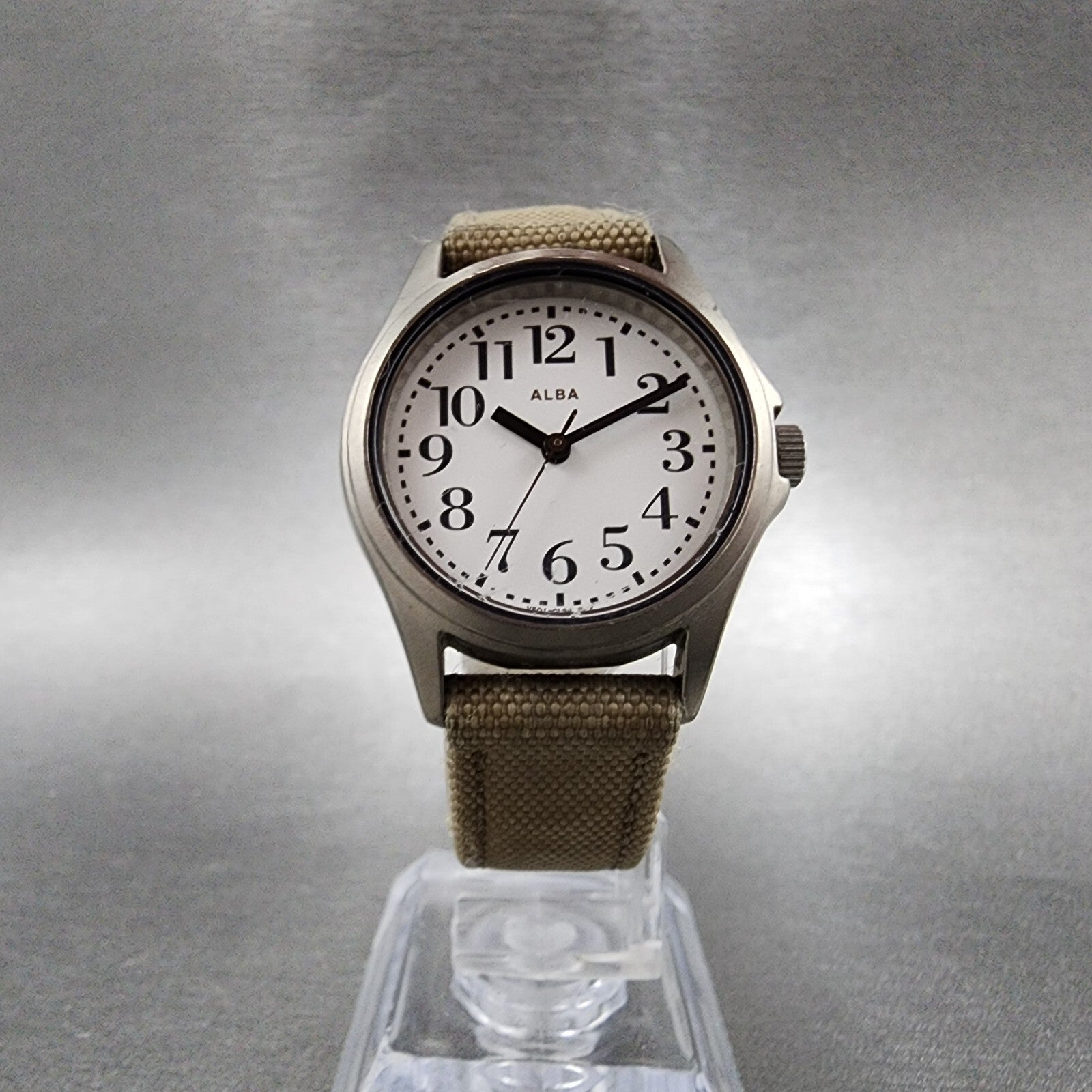 Seiko ALBA Watch Women 27mm Silver Dial Titanium Round V5010DL0 New Battery5