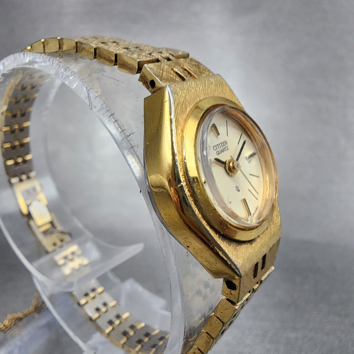 Citizen CQ Watch Women 19mm Cream Dial Gold Tone Round 2030891571 New Battery3