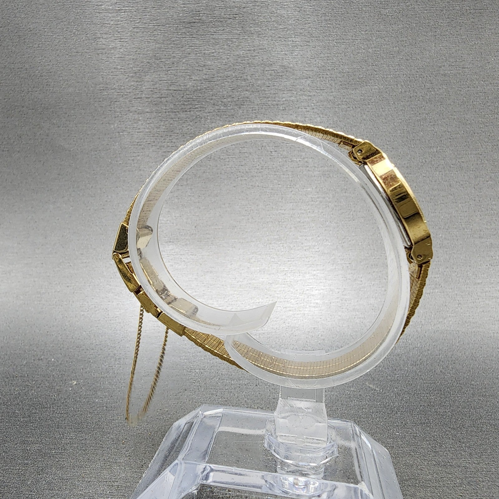Seiko Watch Women 19mm Silver Dial Gold Tone Round 2y000180 New Battery8
