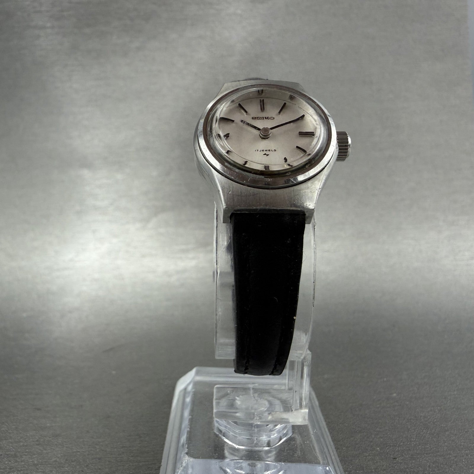 Seiko Watch Women 21mm Silver Dial Silver Tone Round 110910 Manual Runs5