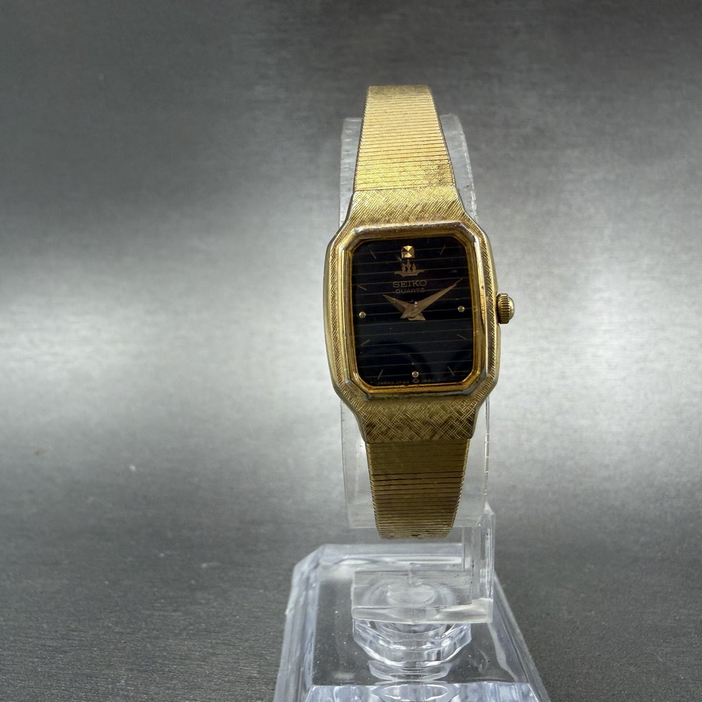Seiko Tank Watch Women 17mm Black Dial Gold Tone Rectangle 2P20-5D30 New Battery5