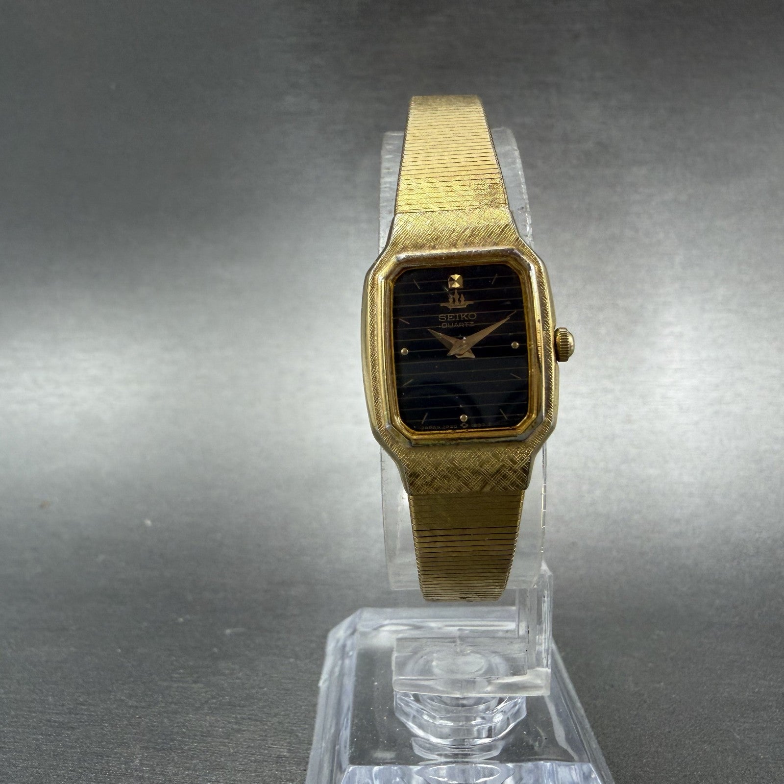 Seiko Tank Watch Women 17mm Black Dial Gold Tone Rectangle 2P20-5D30 New Battery5