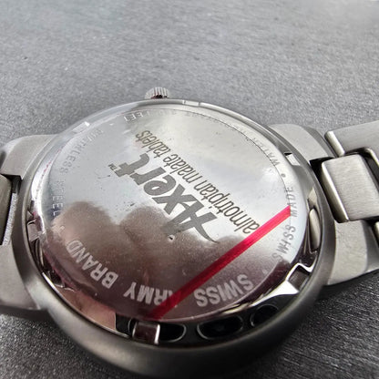 Victorinox Swiss Army Valiant Watch Men 40mm White Dial Silver Tone Date New Bat9