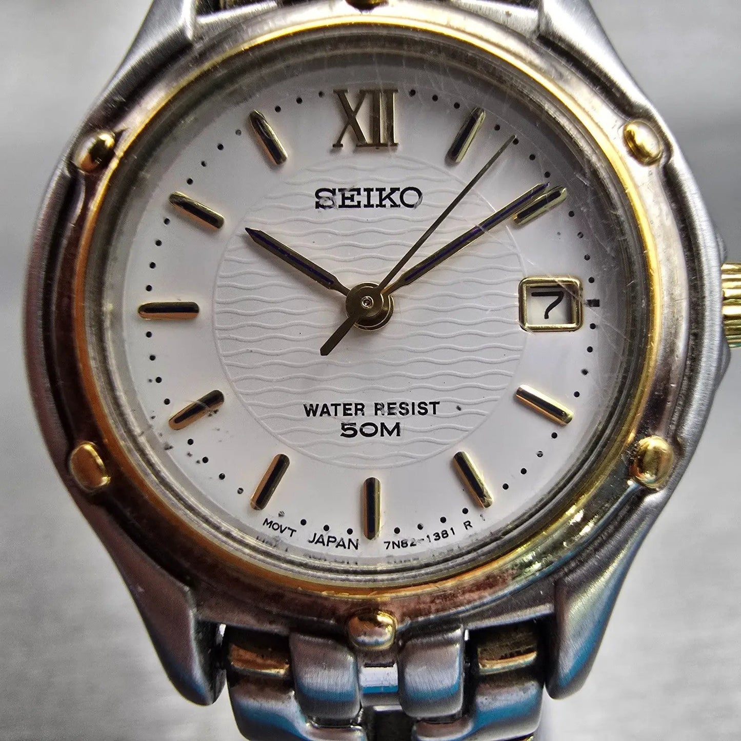 Seiko Watch Women 26mm White Dial Two Tone Date Round 7N82-0599 New Battery1