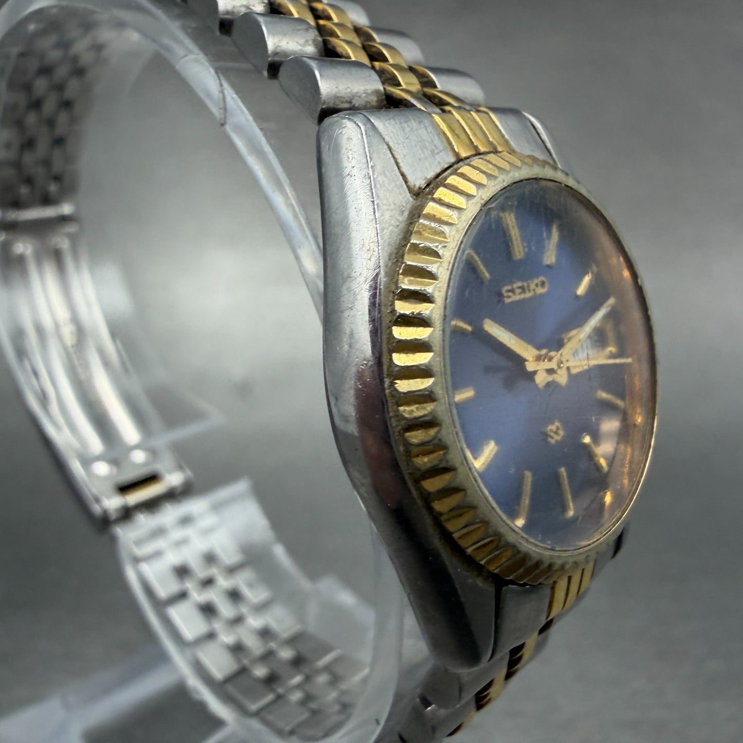 Seiko SQ Watch Women 24mm Blue Dial Two Tone Daydate Round New Battery AN4F3