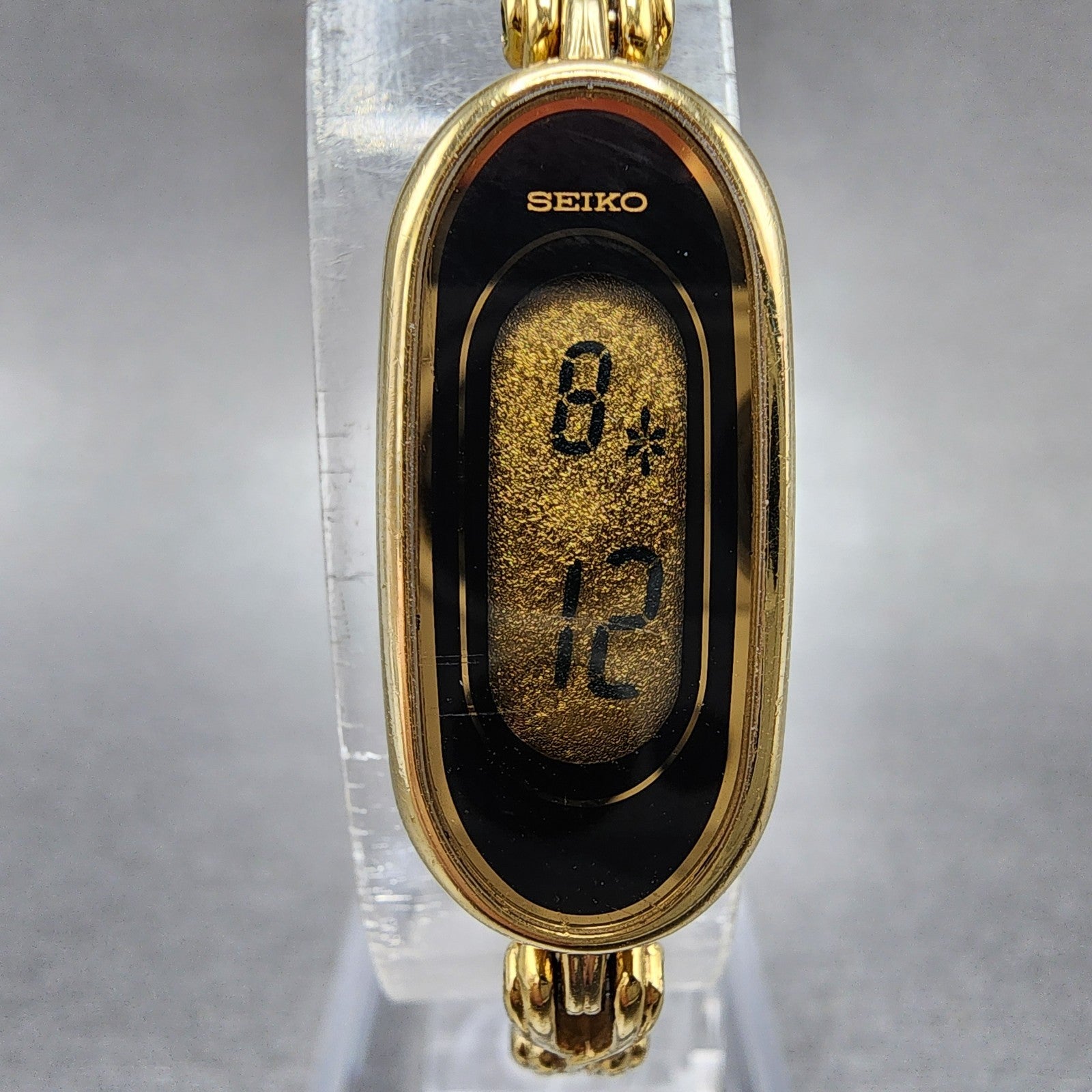 Seiko Digital Watch Women 13mm Gold Dial Gold Tone L6204000 New Battery1