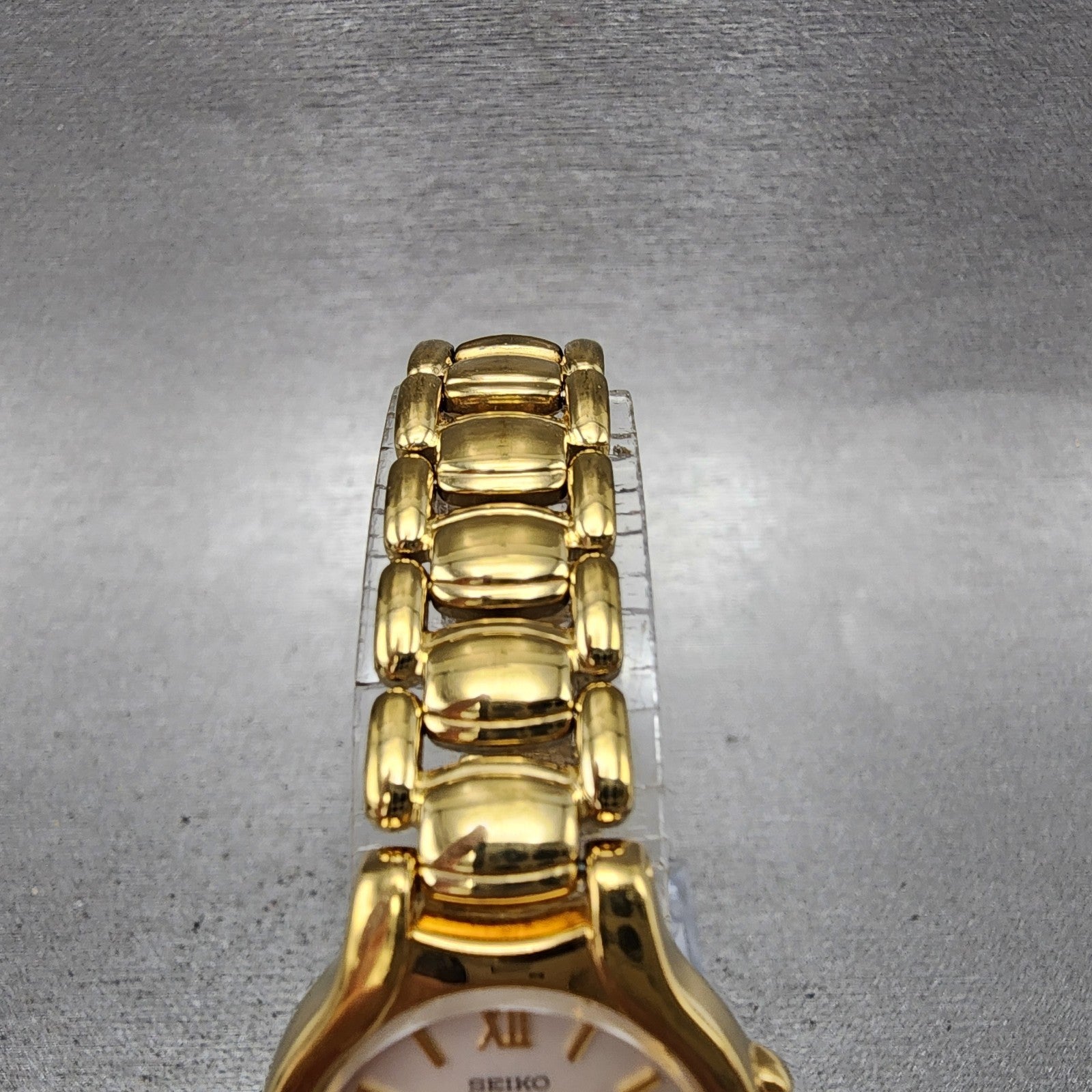 Seiko Watch Women 23mm Silver Dial Gold Tone Round 1n001f00 New Battery5