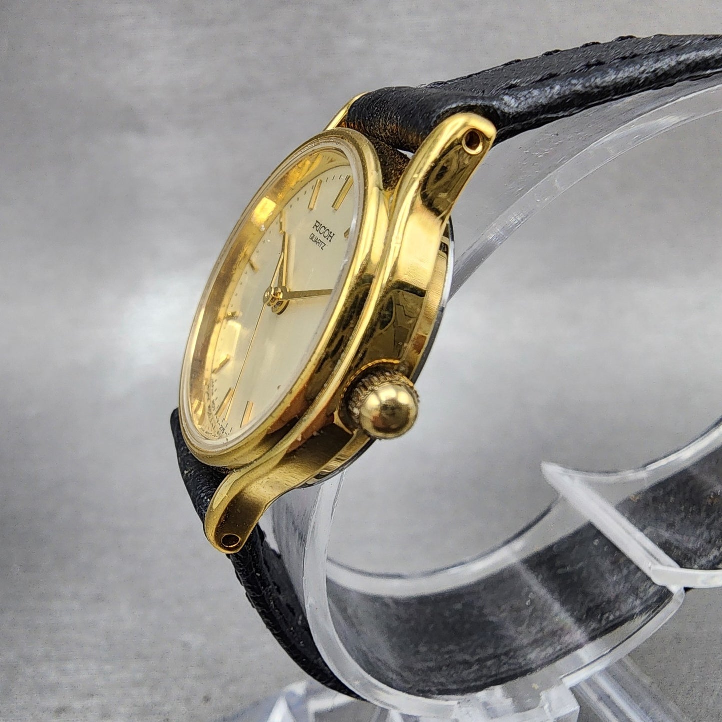 Ricoh Watch Women 25mm Champagne Gold Tone Round Leather Band New Battery3