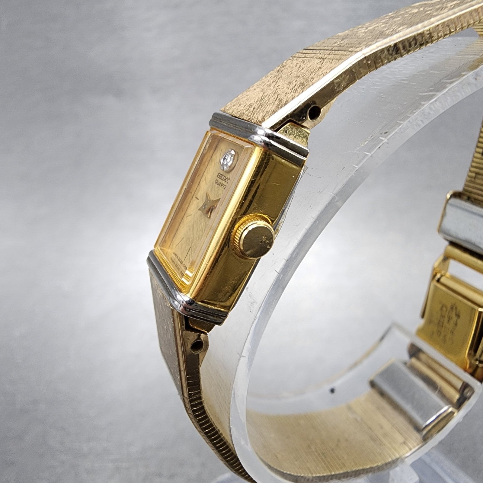 Seiko Tank Watch Women 12mm Champagne Dial Gold Tone 2e205409 New Battery2