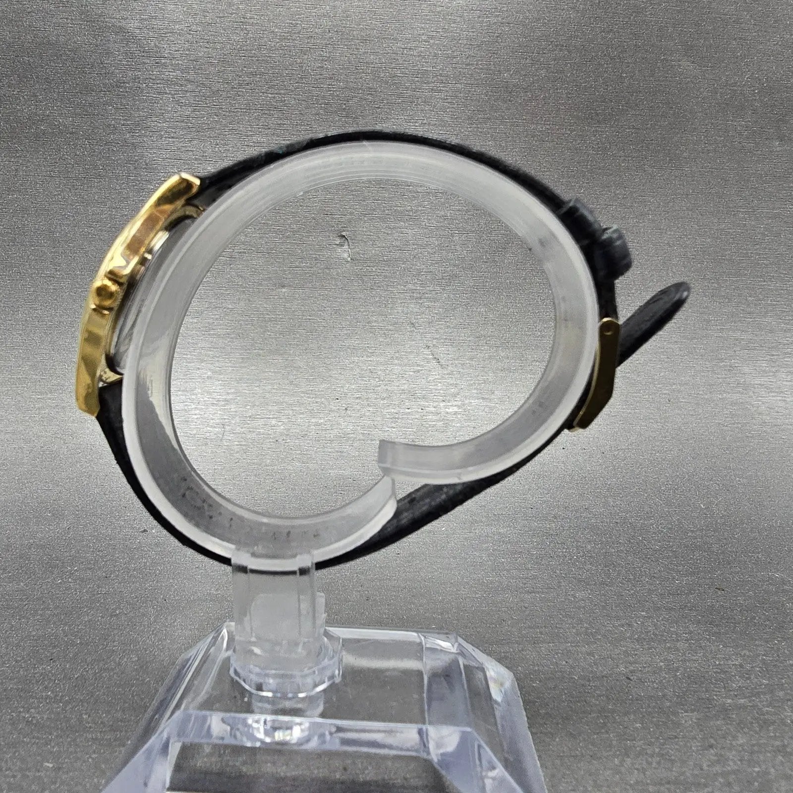 Movado Museum Watch Women 28mm Black Dial Gold Tone Round 87 E4 0823 New Battery6