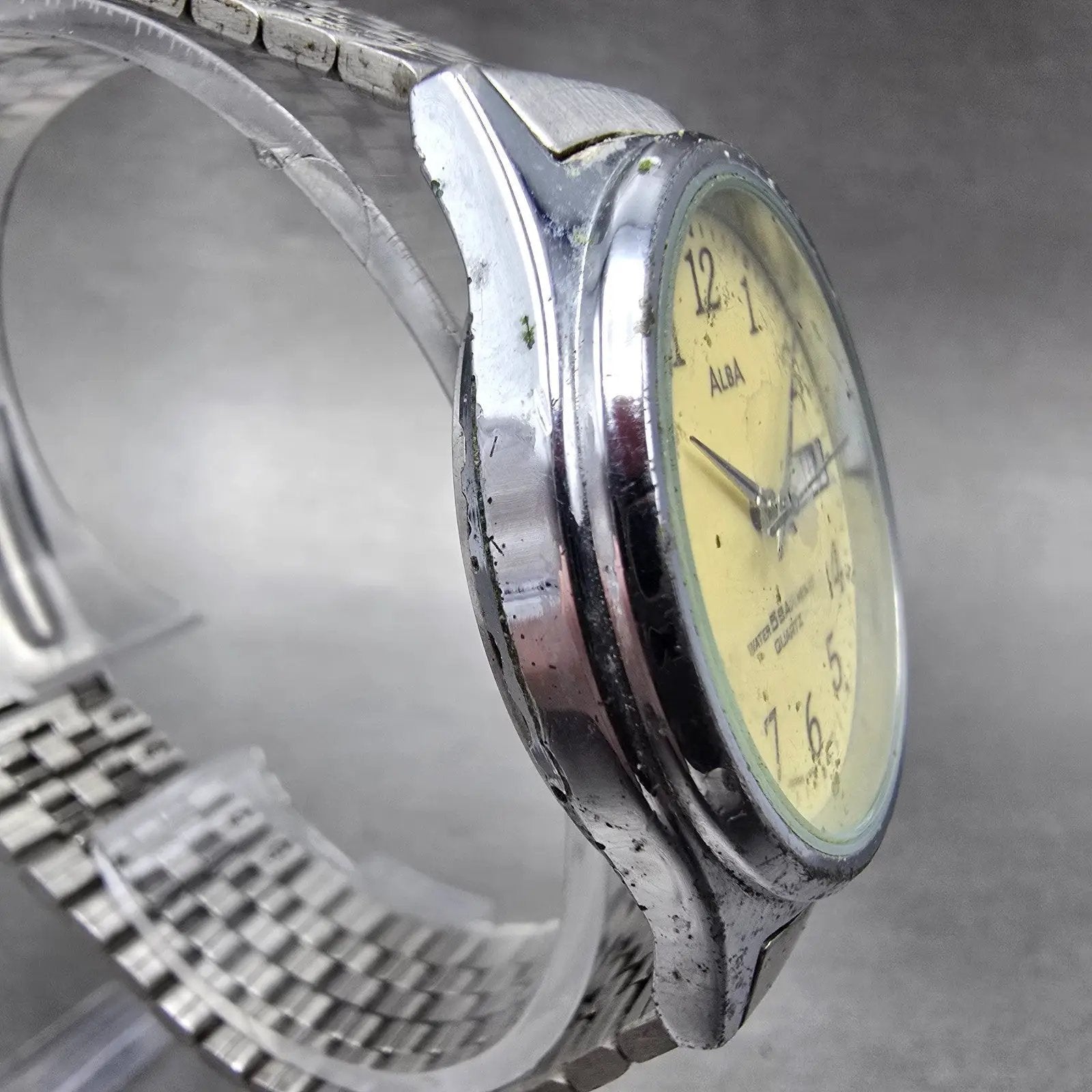 Seiko Alba Watch Men 34mm Luminous Dial Silver Tone Daydate V743-7A00 PARTS VTG4