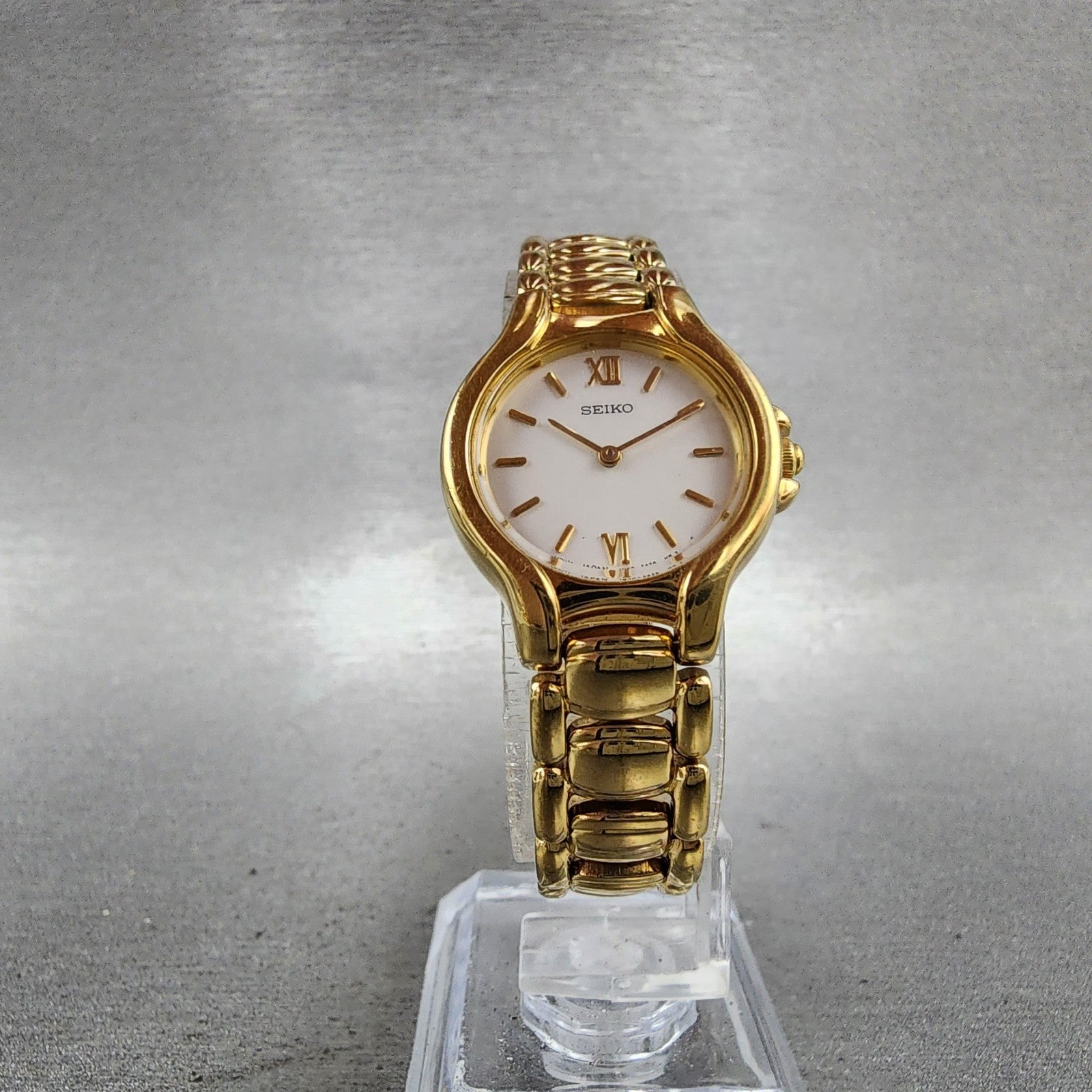 Seiko Watch Women 23mm Silver Dial Gold Tone Round 1n001f00 New Battery6