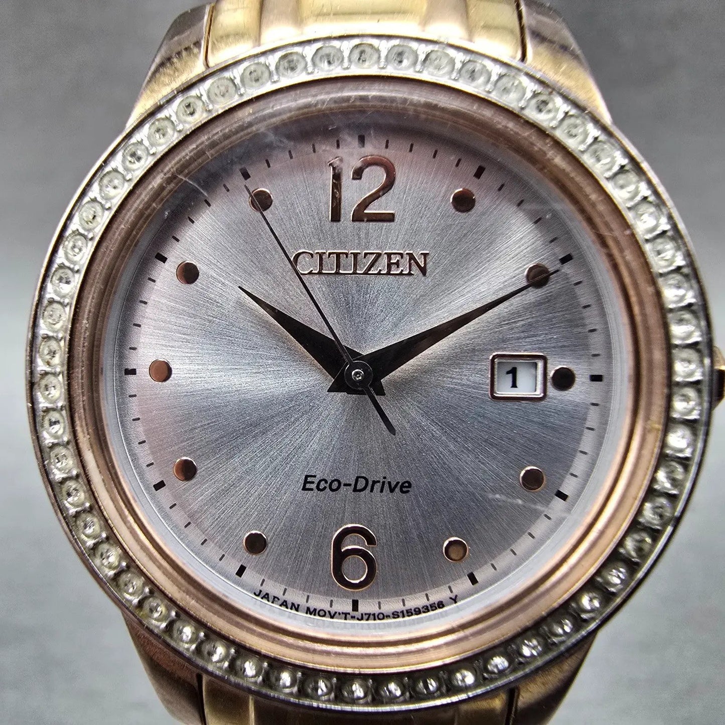 Citizen Eco-Drive Watch Women 30mm Silver Dial Rose Gold Tone Date Round Runs1