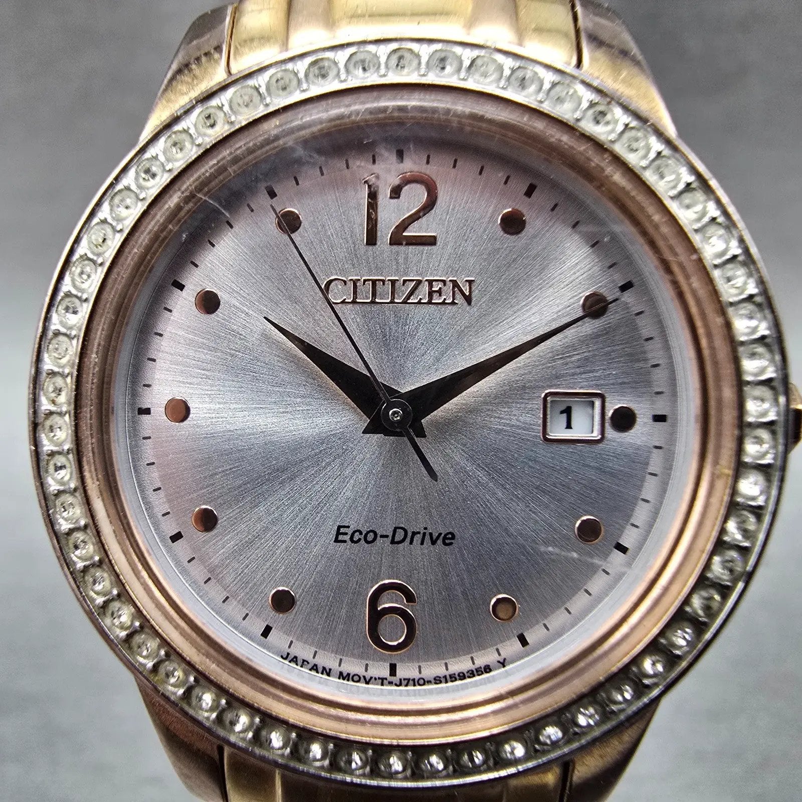 Citizen Eco-Drive Watch Women 30mm Silver Dial Rose Gold Tone Date Round Runs1