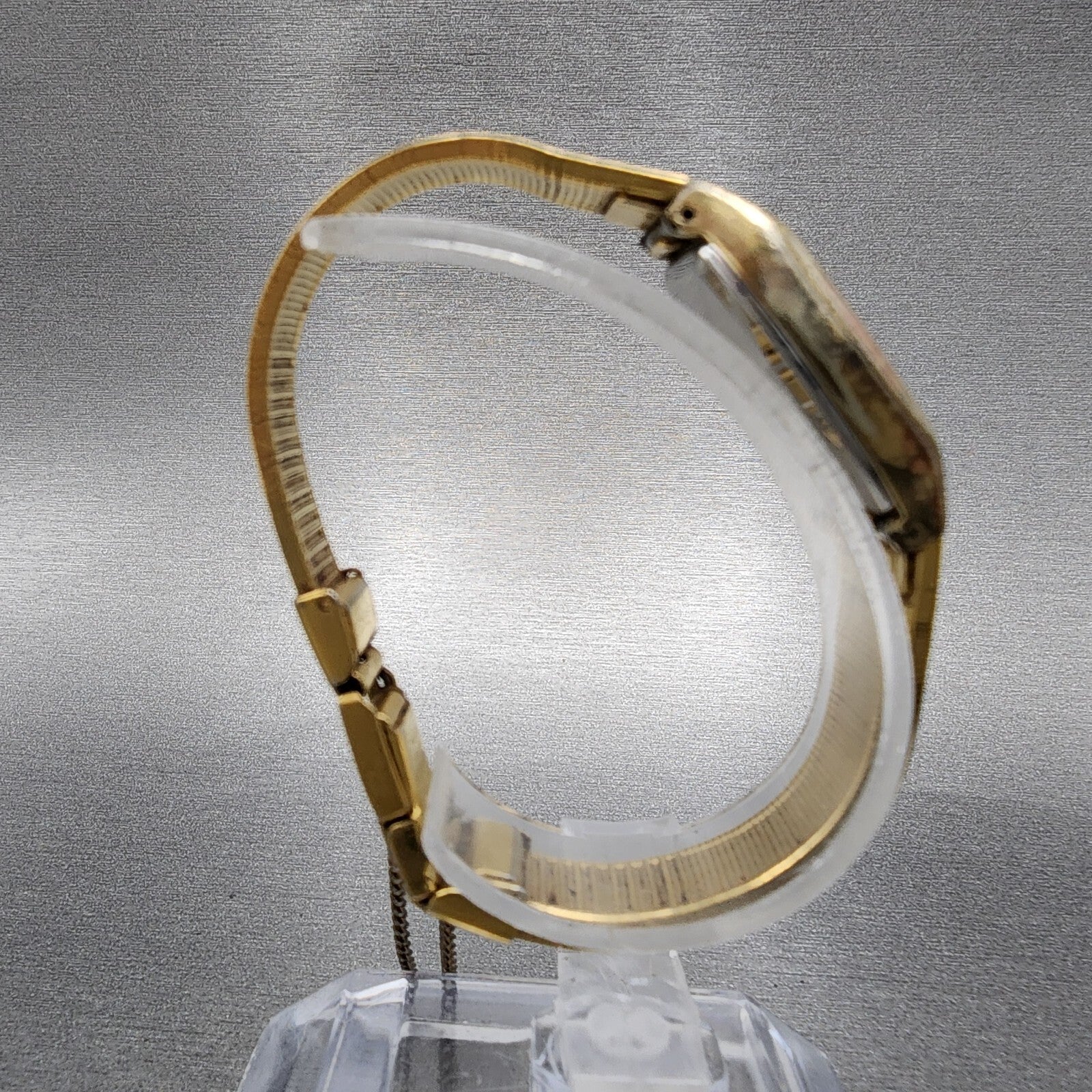 Seiko Watch Women 20mm White Dial Gold Tone Rectangle 26215120 New Battery8