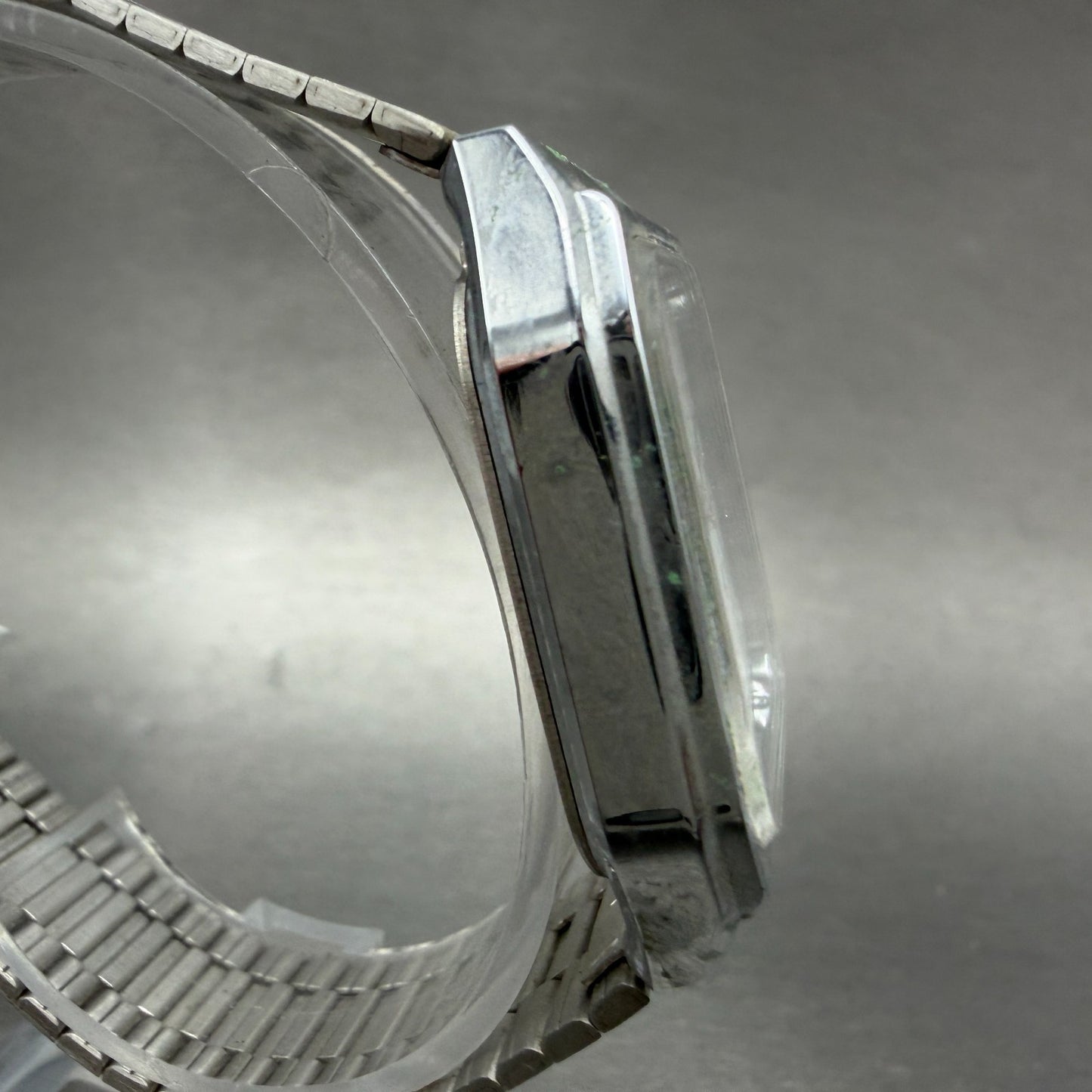 Casio MQ-518 Watch Men 30mm Silver Dial Silver Tone Rectangle Daydate New Batt R3
