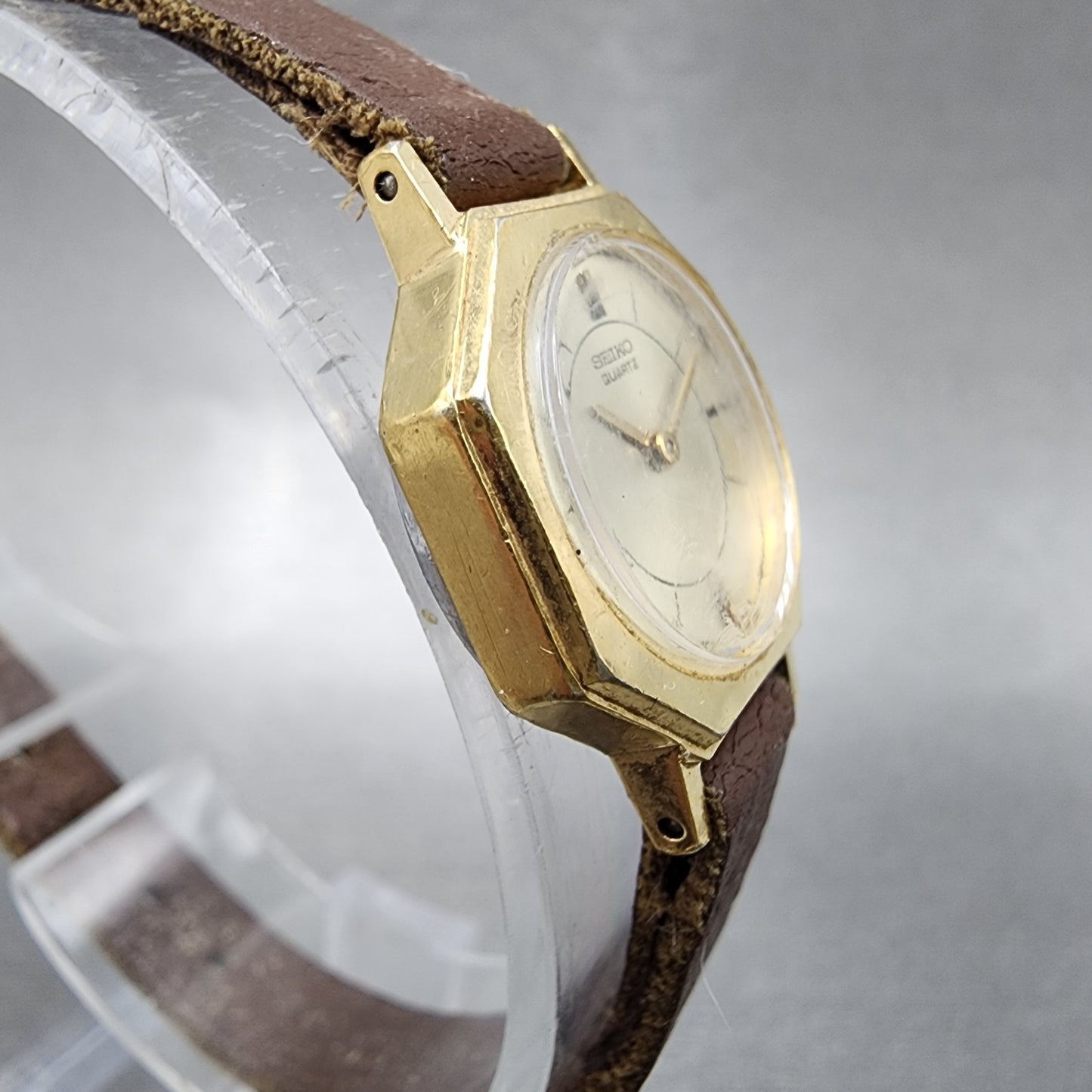 Seiko Watch Women 19mm Champagne Dial Gold Tone 14001149 New Battery3