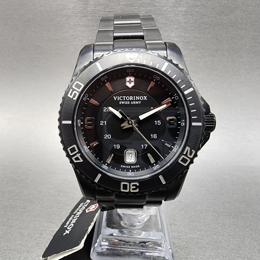 Victorinox Swiss Army Maverick Dive Watch Men 44mm Black Dial Black Tone Date0