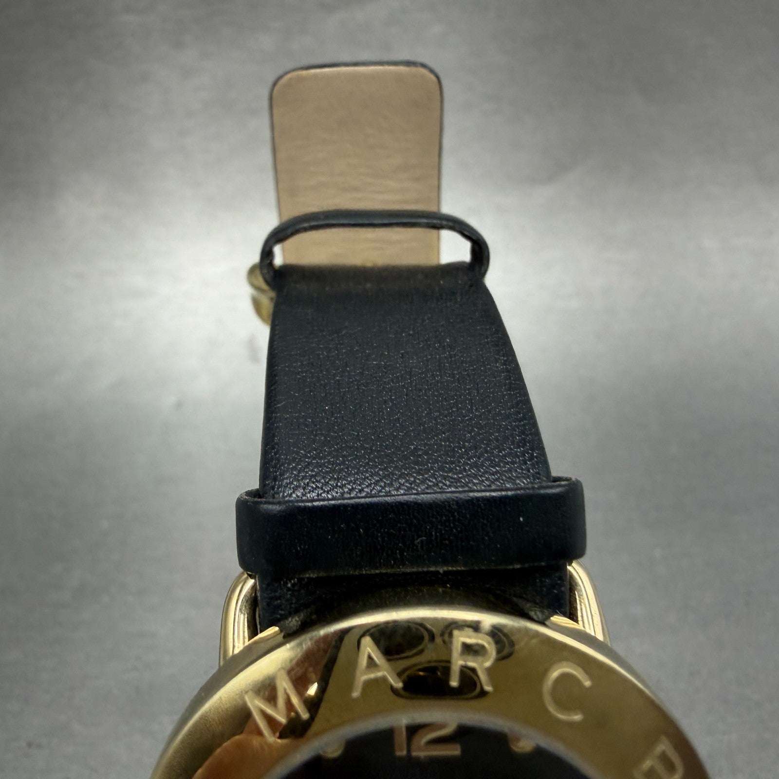 Marc Jacobs Amy Watch Women 36mm Black Dial Gold Tone Round MBM1154 New battery4