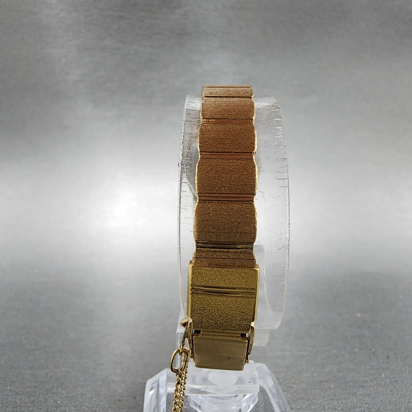 Seiko Watch Women 19mm Gold Dial Gold Tone Oval 14008519 New Battery9