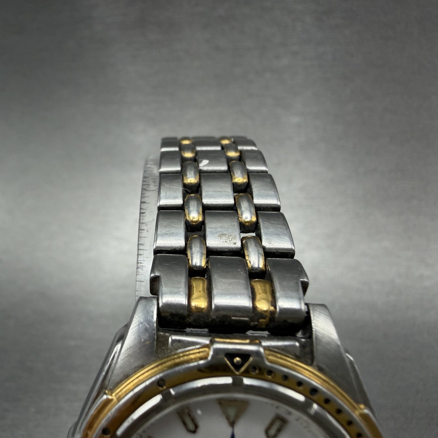Seiko SQ 100 Dive Watch Women 31mm White Dial Two Tone Date 7N82-6C30 NewBattery4