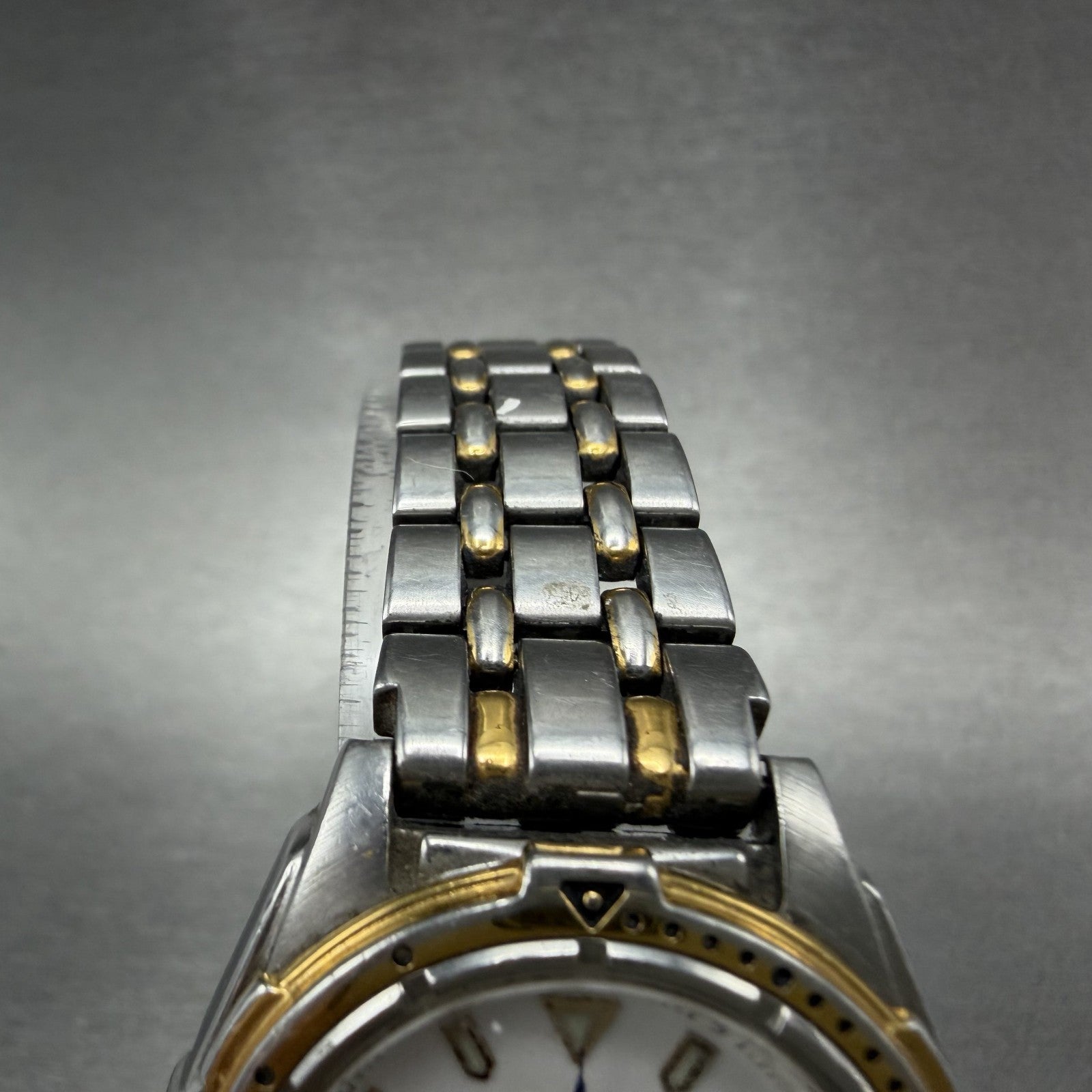 Seiko SQ 100 Dive Watch Women 31mm White Dial Two Tone Date 7N82-6C30 NewBattery4