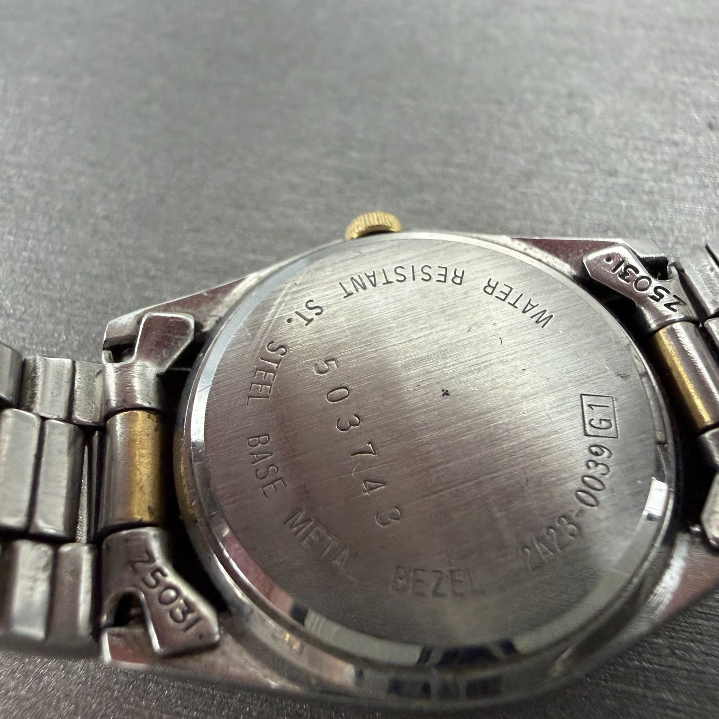 Seiko SQ Watch Women 25mm Silver Dial Two Tone Daydate Round 2A23-0039 NewBat 989