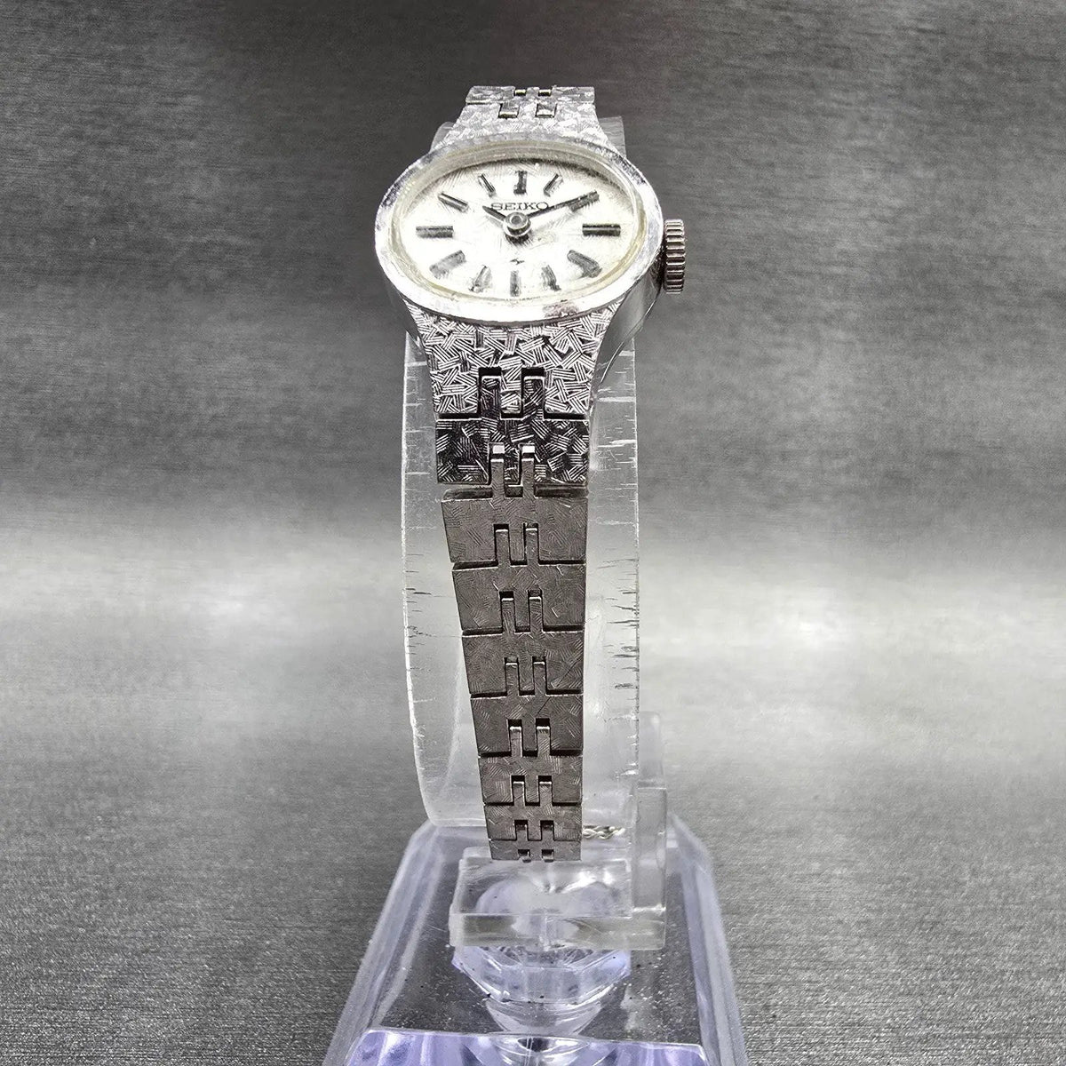 Seiko Watch Women 17mm Silver Dial Silver Tone Oval 11-7619 Manual Wind VTG JP5