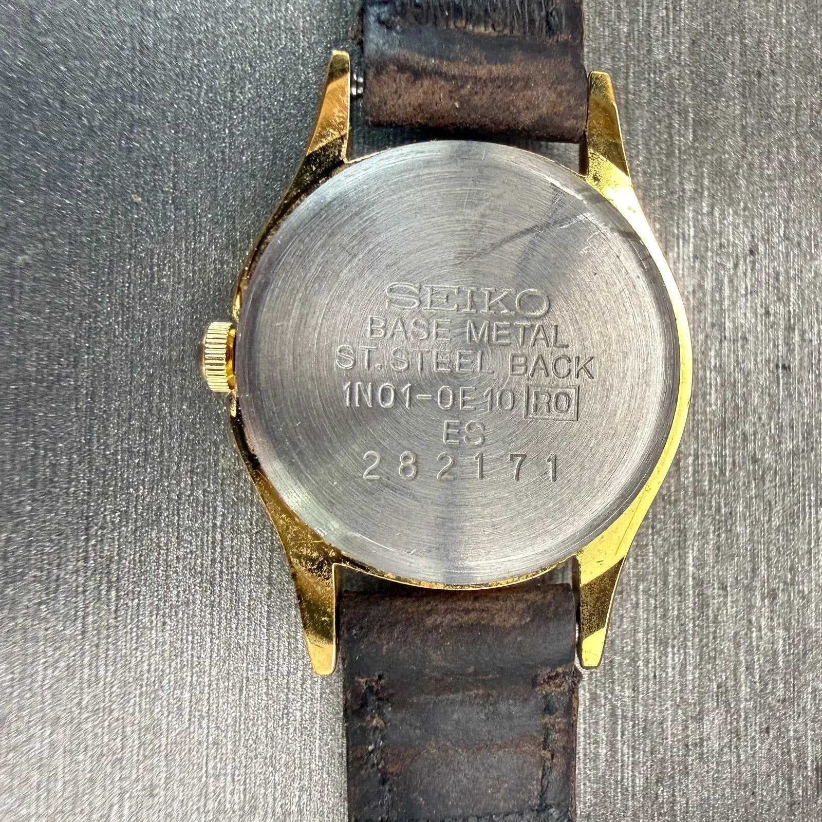 Seiko Watch Women 20mm Black Dial Gold Tone Round 1N01-0E10 New Battery Vintage10
