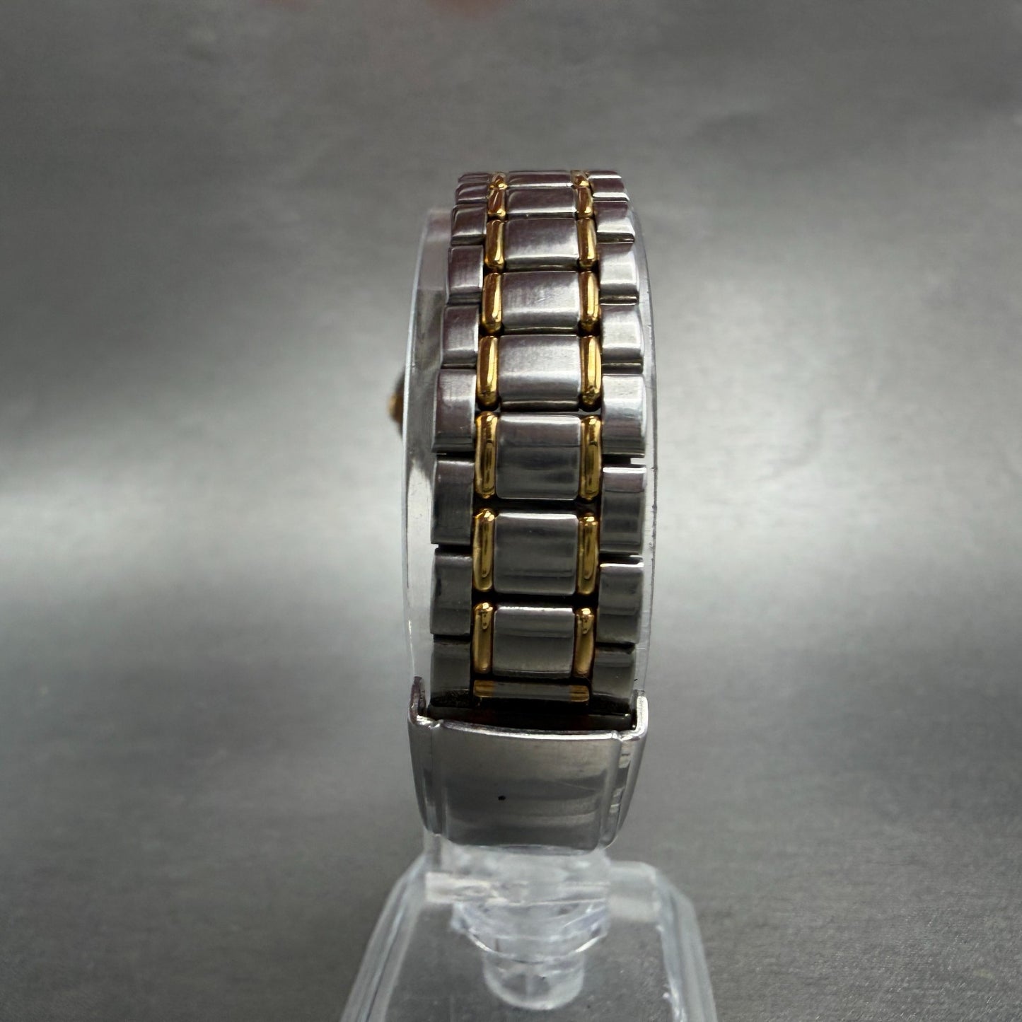 Seiko Watch Women 28mm White Dial Two Tone Date Round 7N82-0790 New Battery VTG8