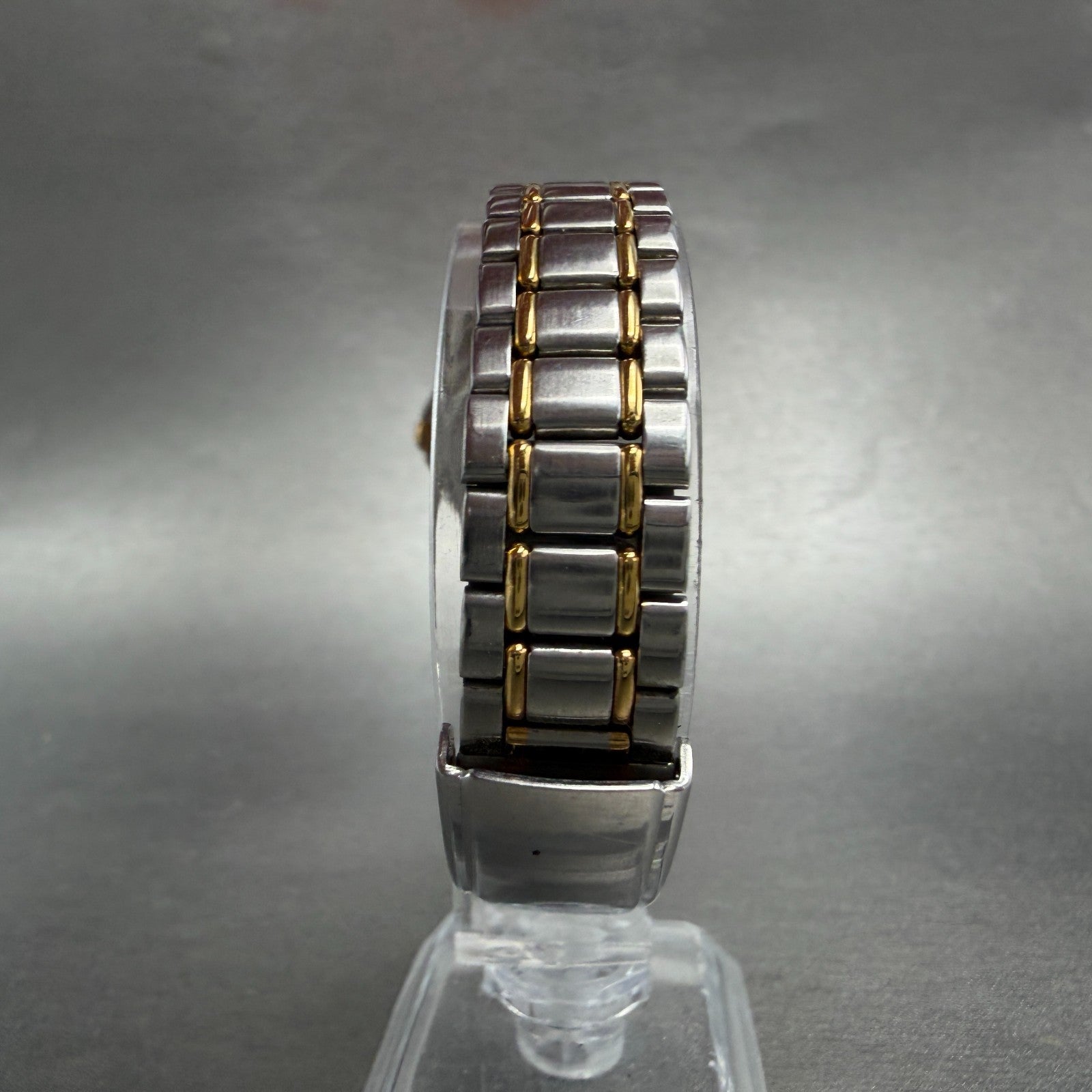 Seiko Watch Women 28mm White Dial Two Tone Date Round 7N82-0790 New Battery VTG8