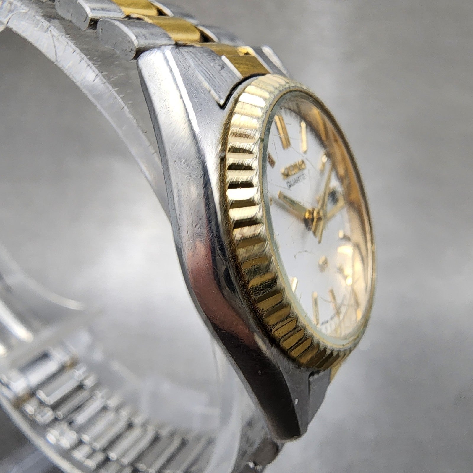 Seiko SQ Watch Women 24mm Silver Dial Two Tone Daydate 3e230a69 New Battery3